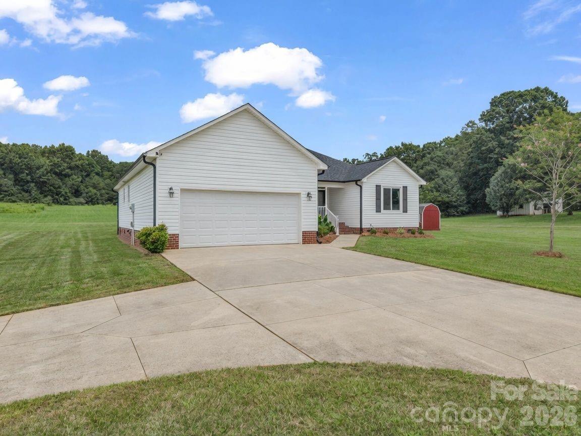 main property photo 41