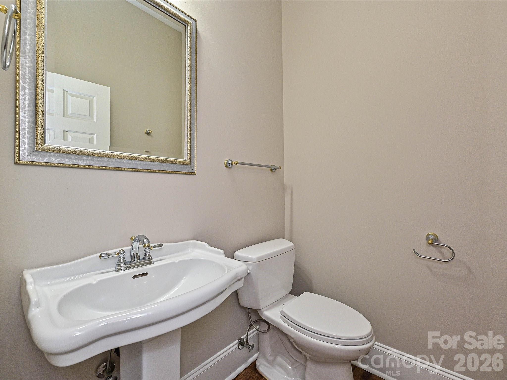 main property photo 8