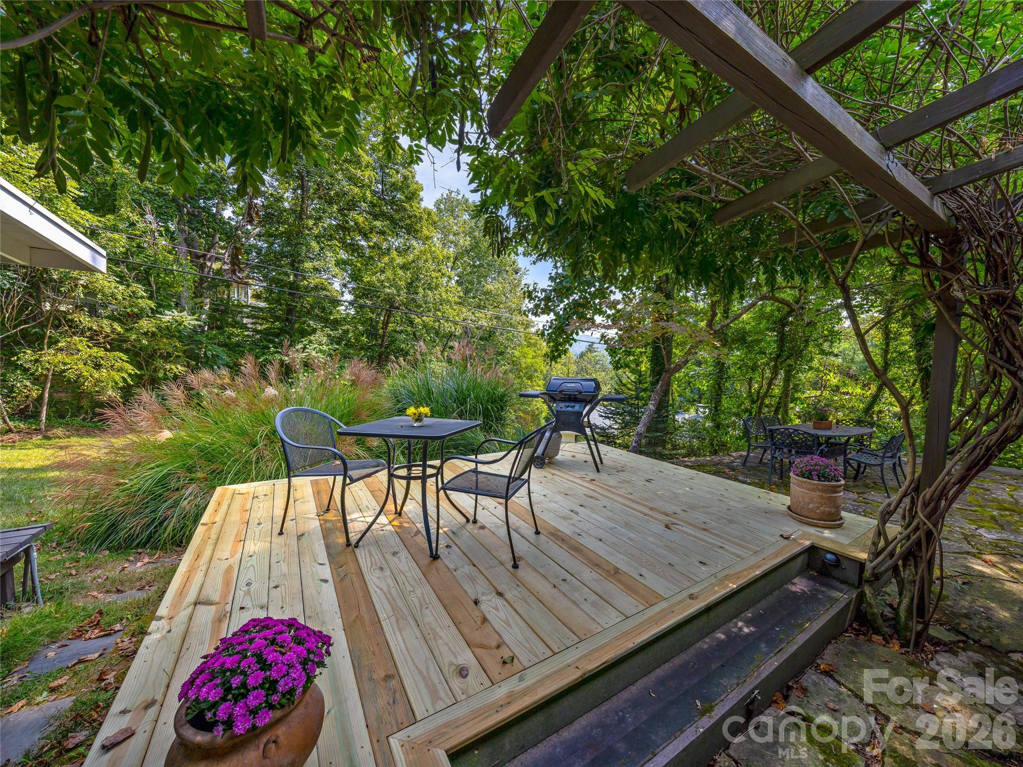 main property photo 29