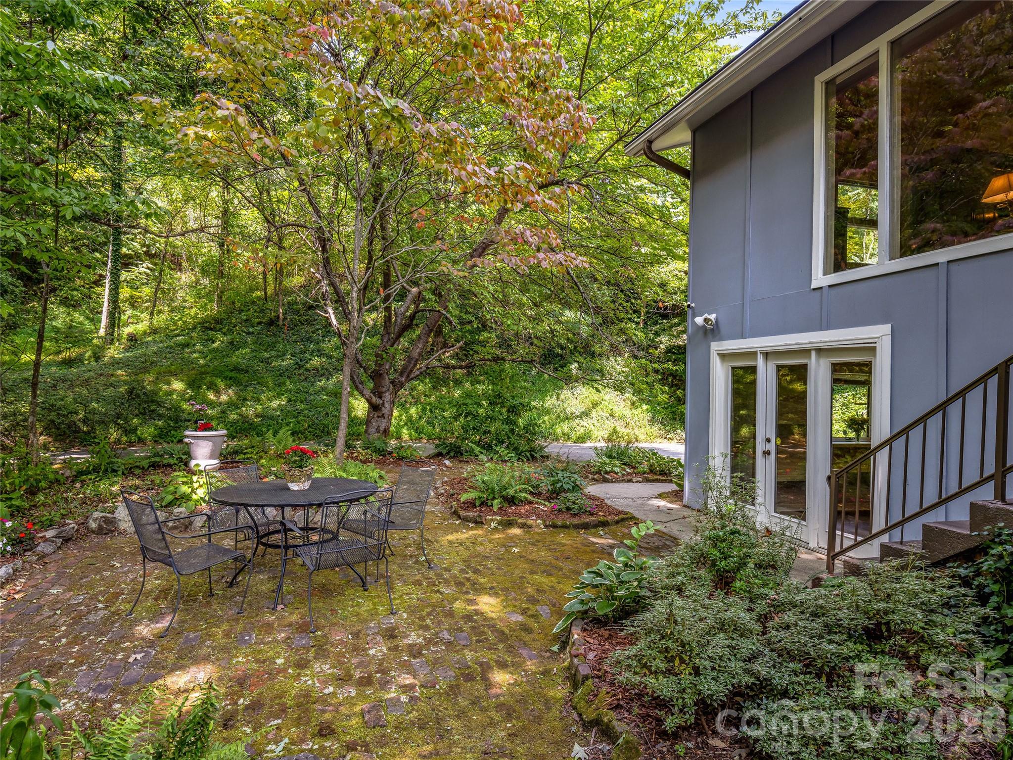main property photo 45