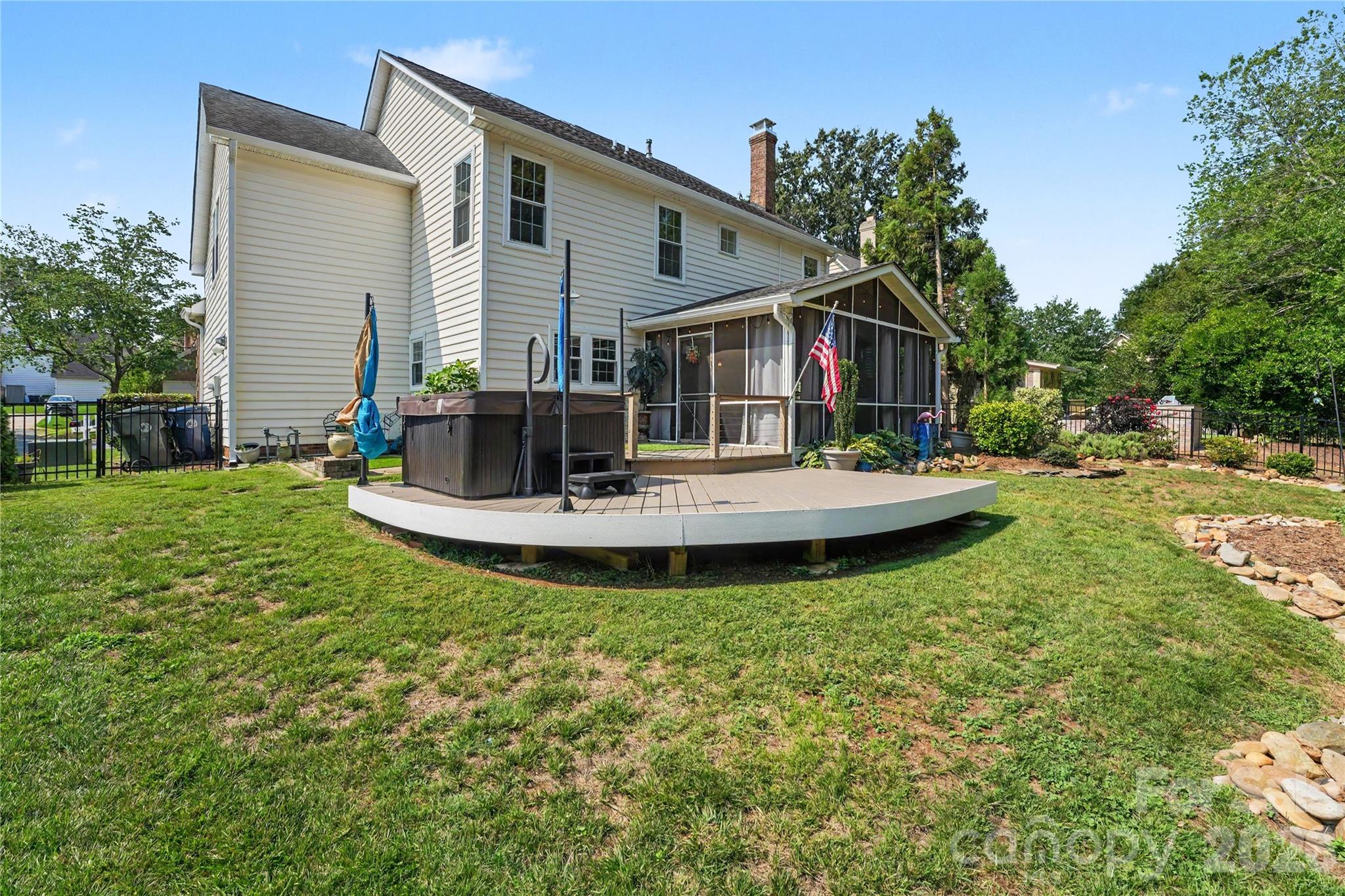 main property photo 5