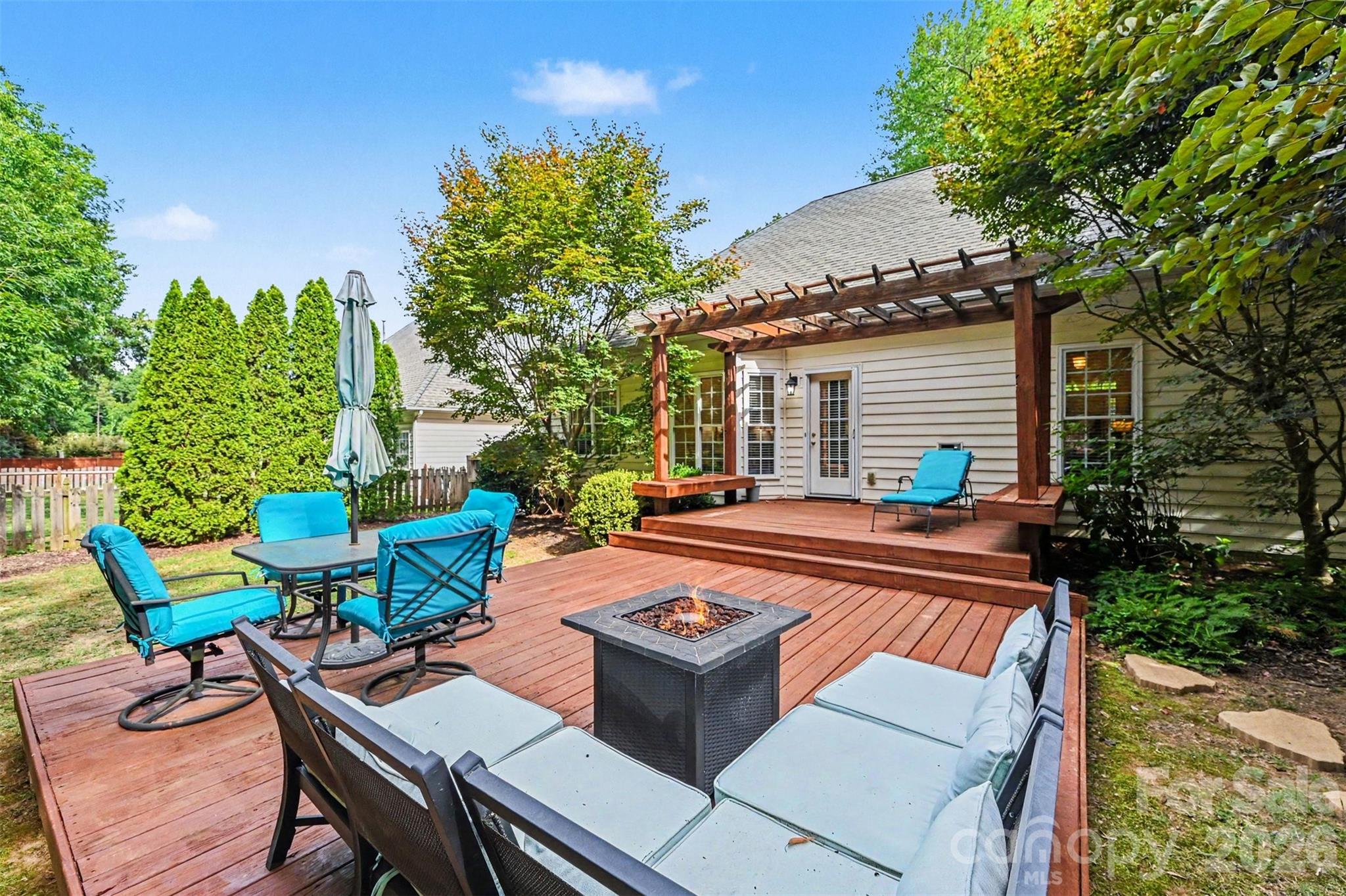 main property photo 41