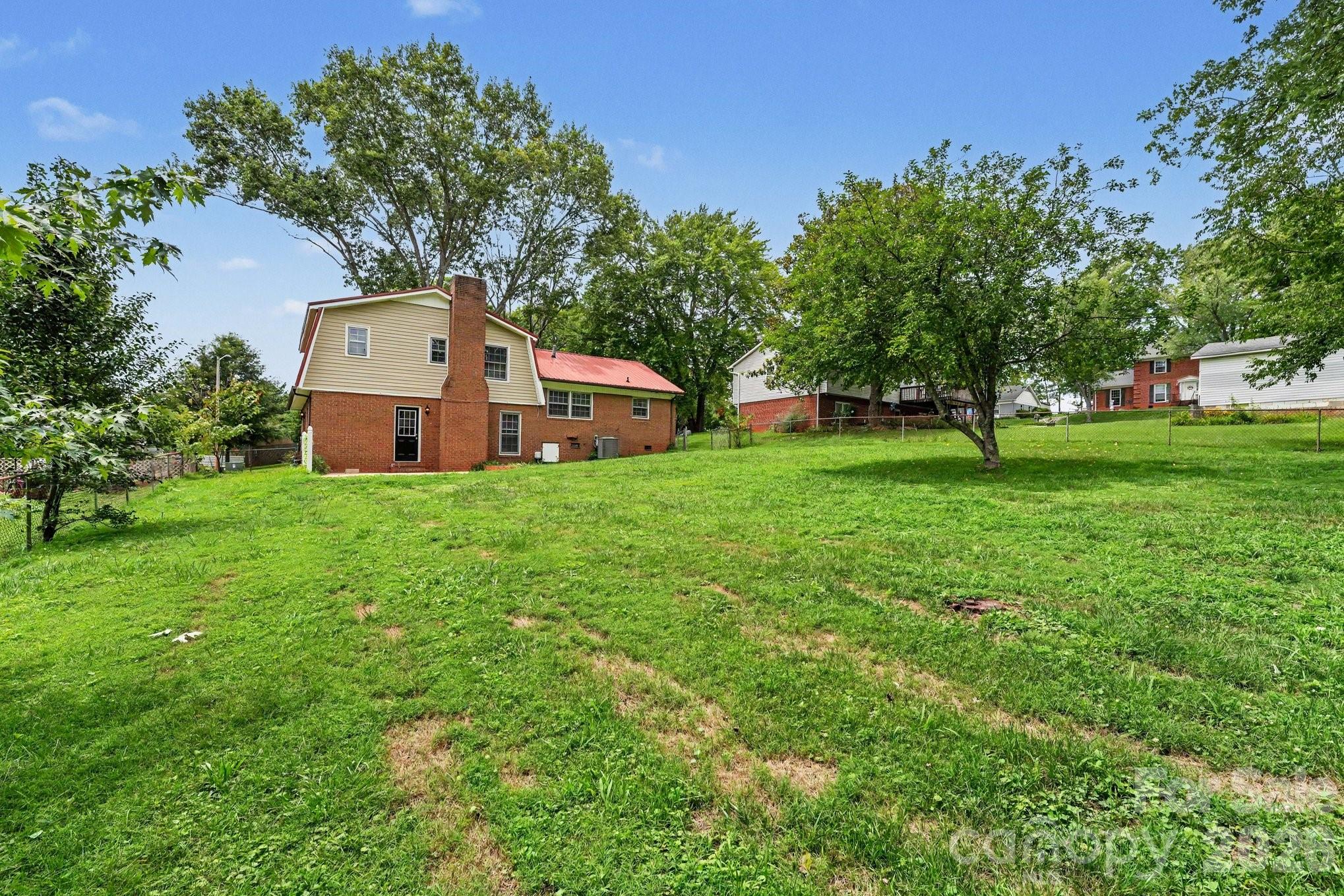 main property photo 23