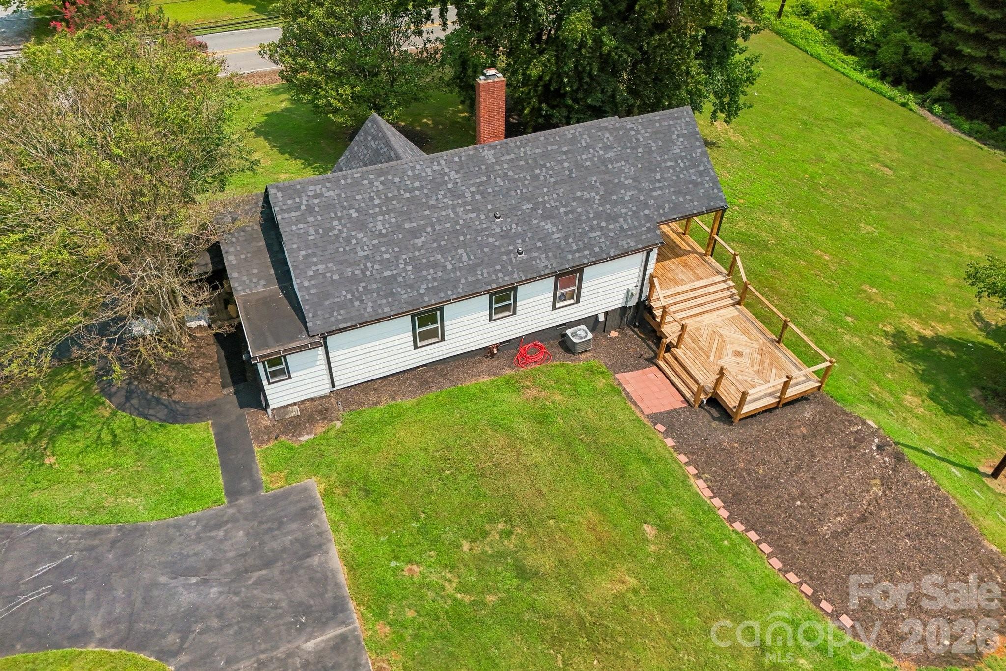 main property photo 37