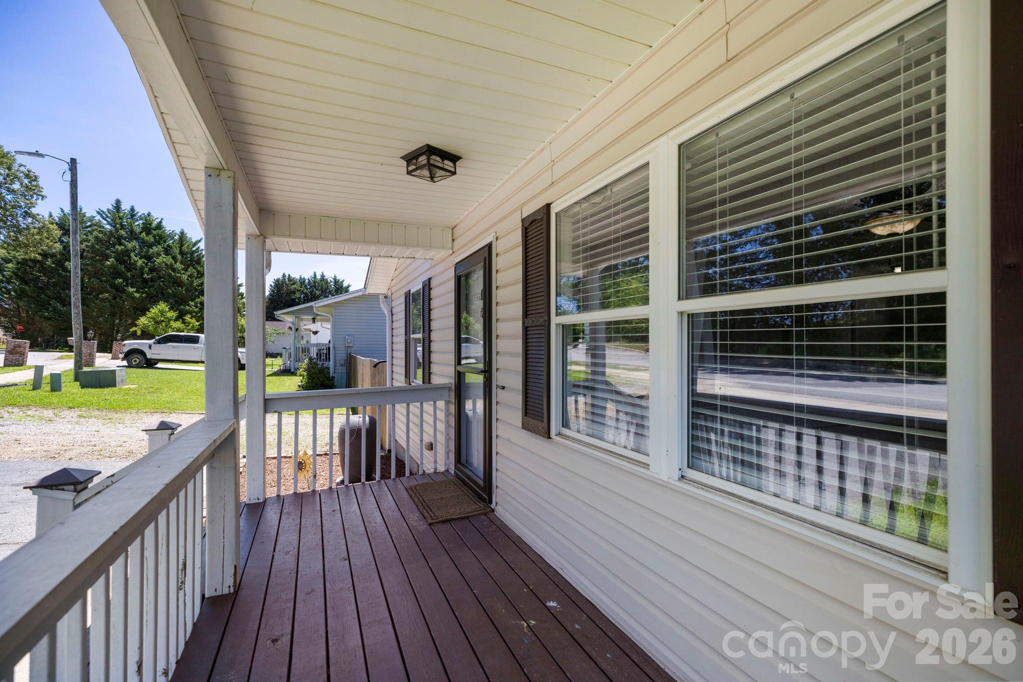 main property photo 28