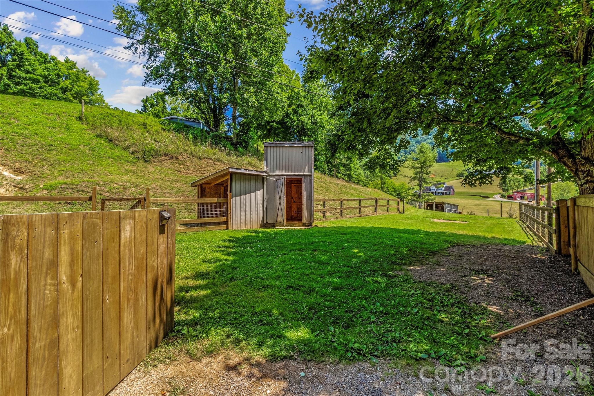 main property photo 11