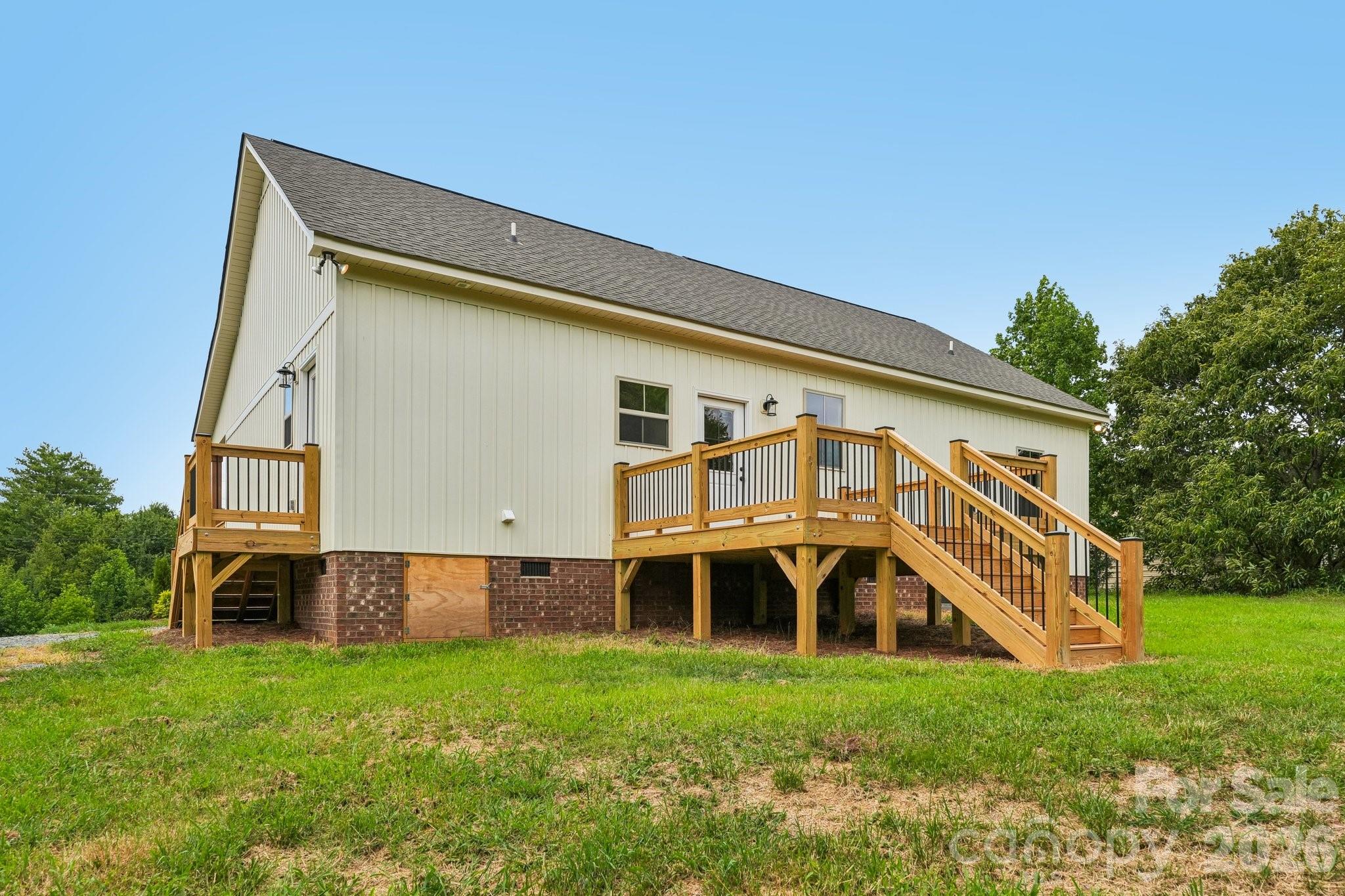 main property photo 37