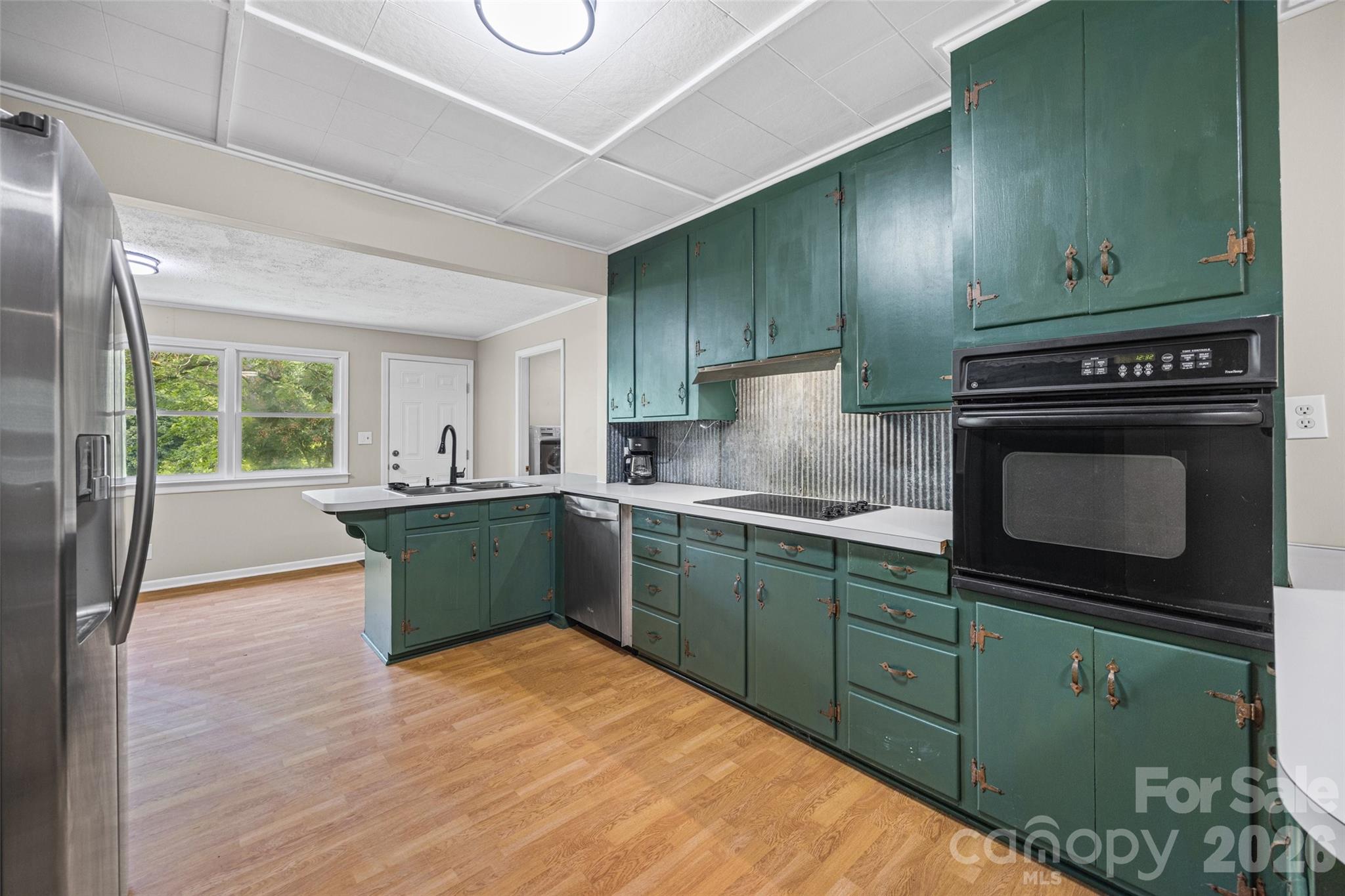 main property photo 11