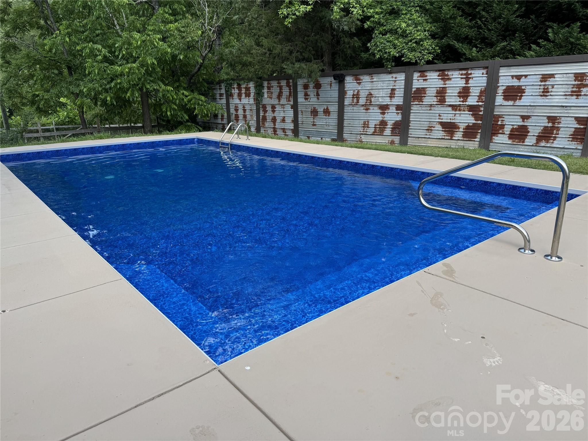 main property photo 40