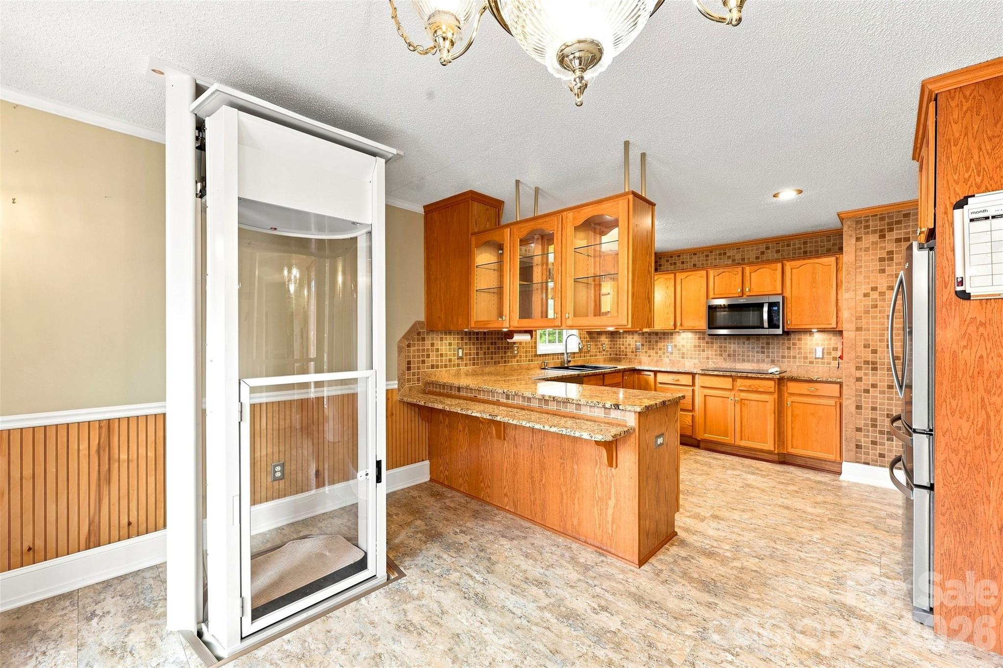 main property photo 6