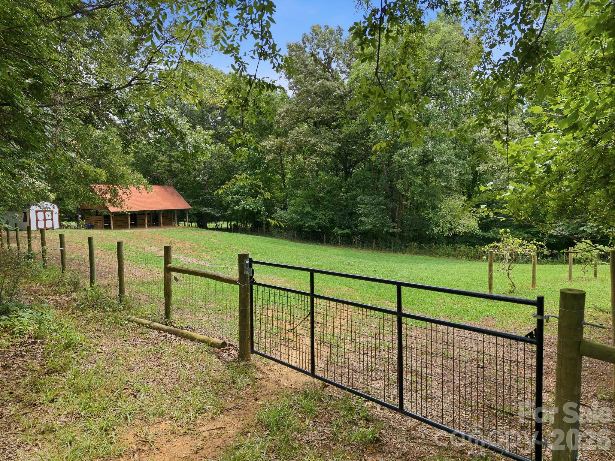 main property photo 8