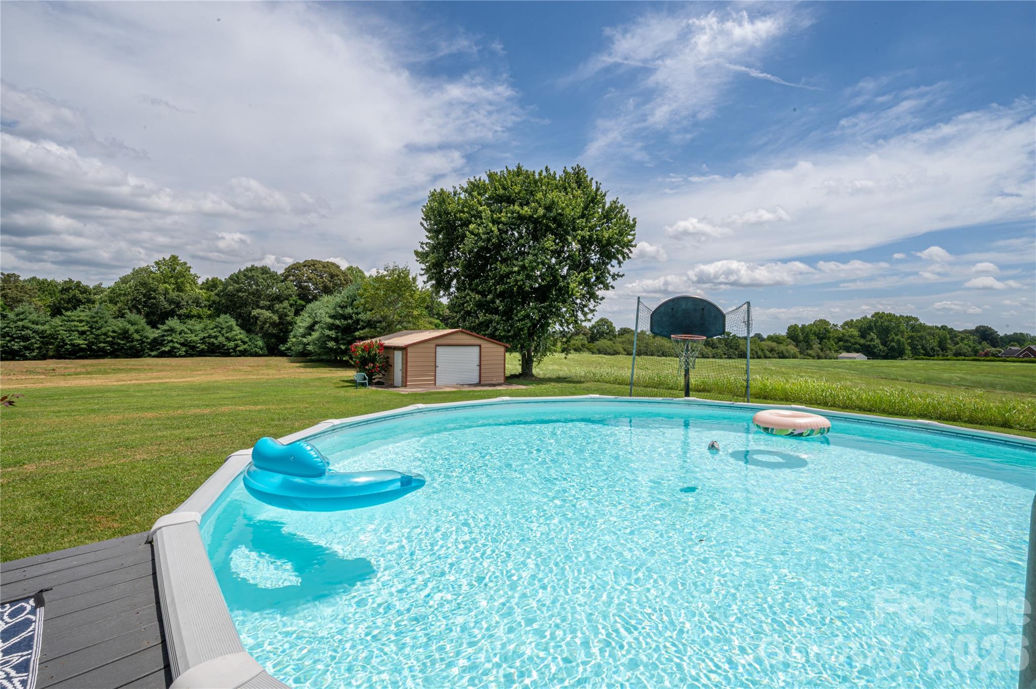 main property photo 41