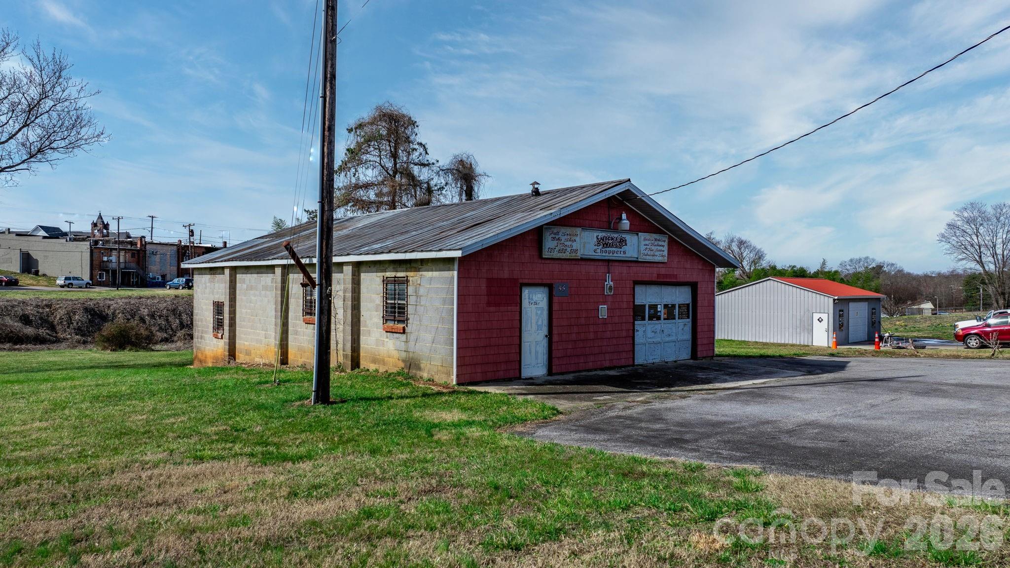 main property photo 41