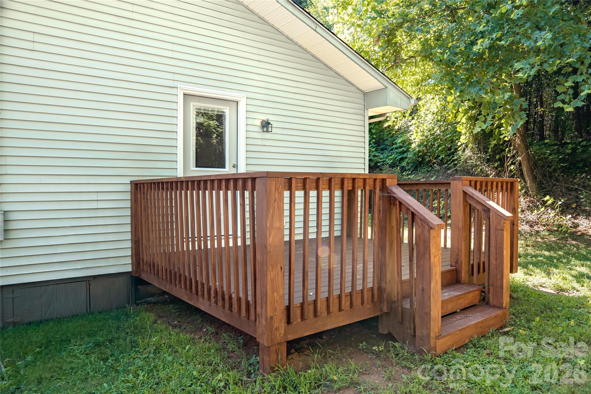 main property photo 28
