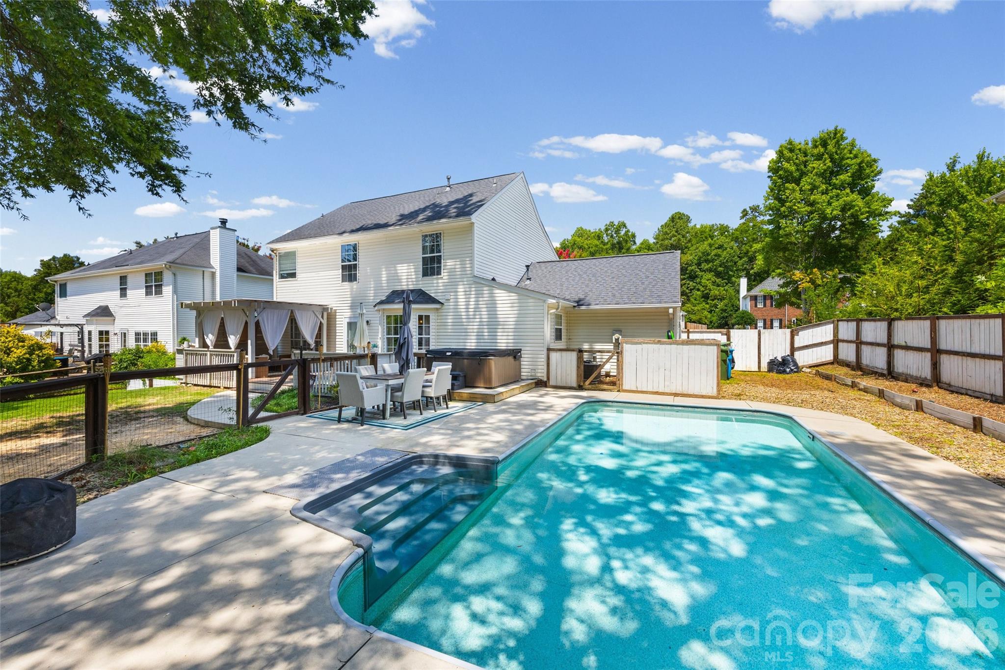 main property photo 31