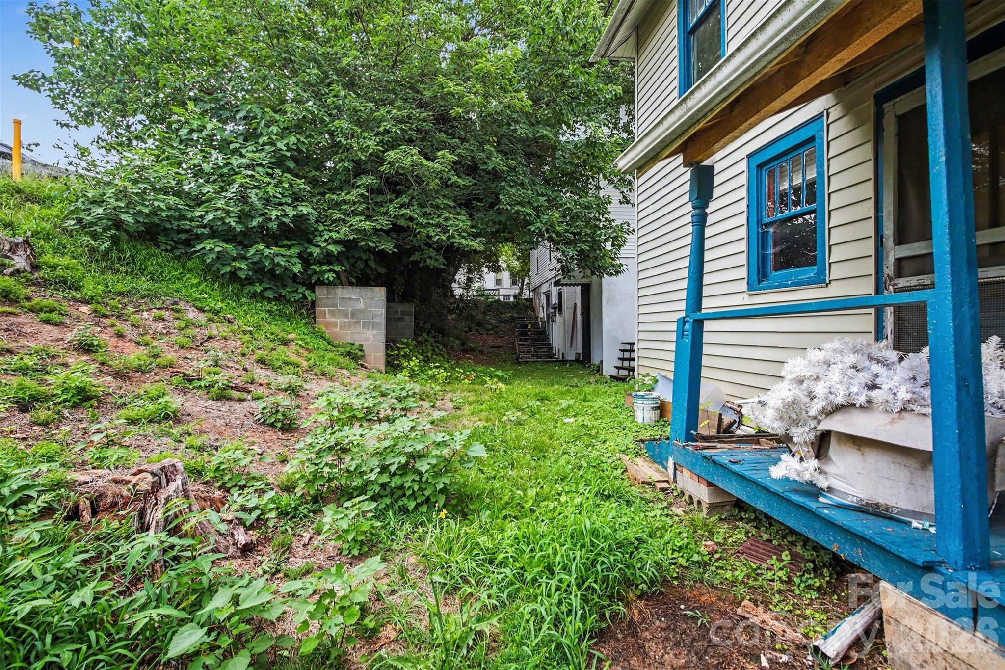 main property photo 28