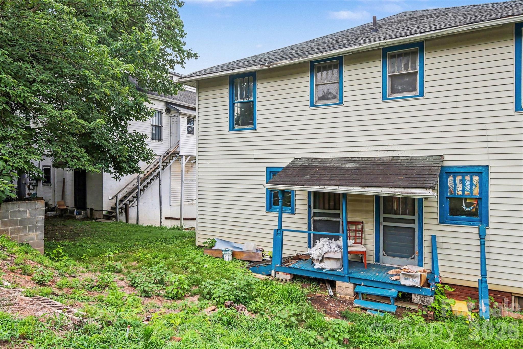 main property photo 29
