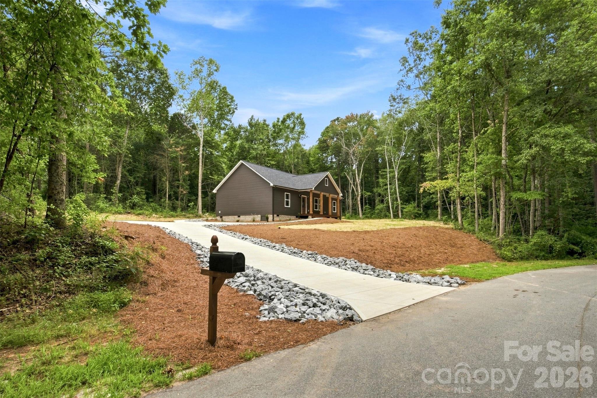 main property photo 28
