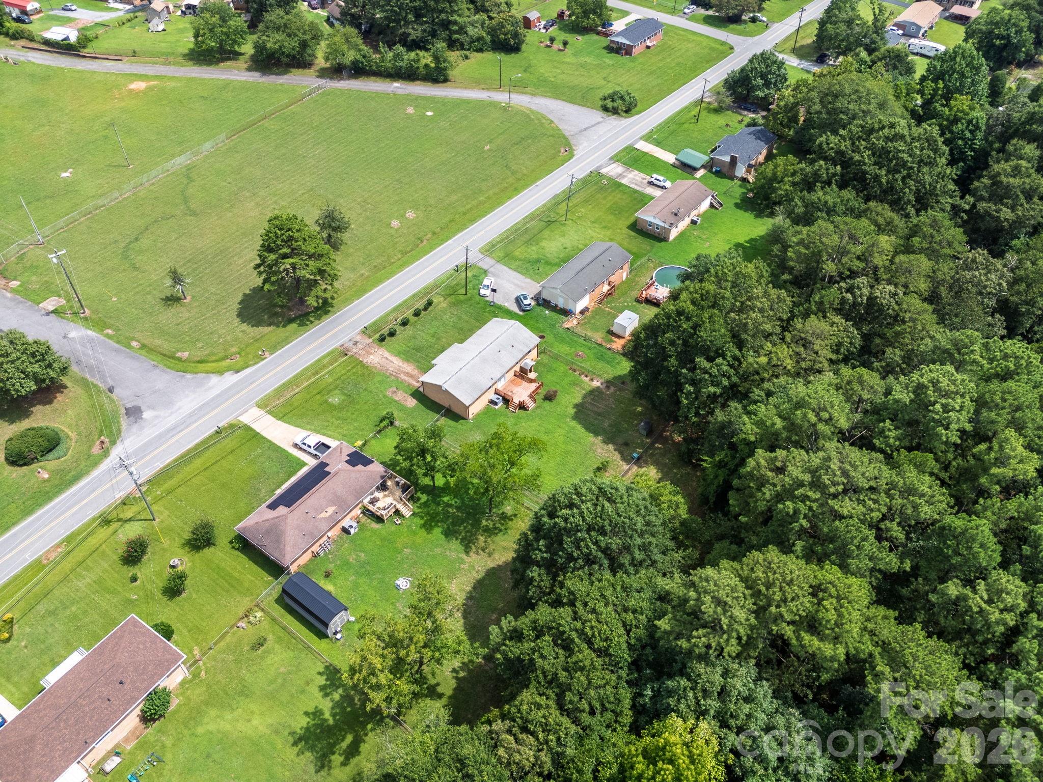 main property photo 33