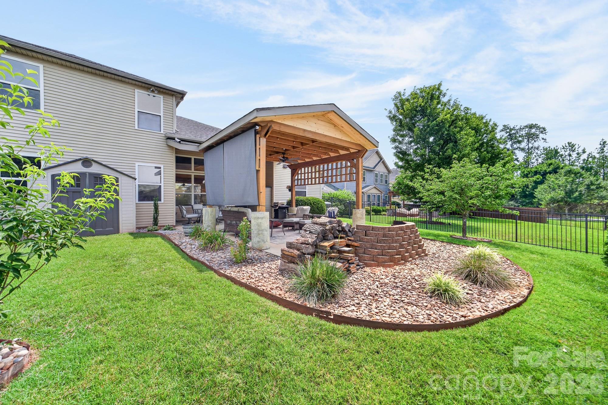 main property photo 40