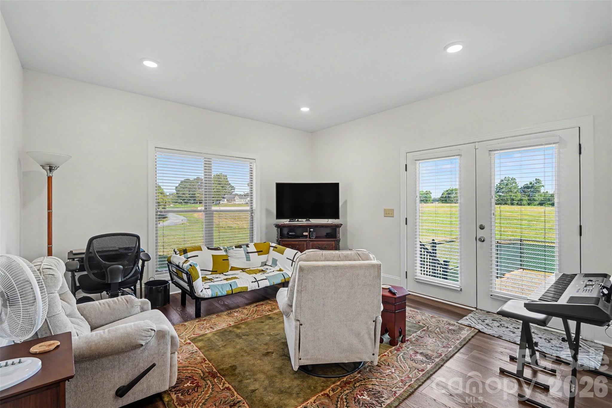 main property photo 22