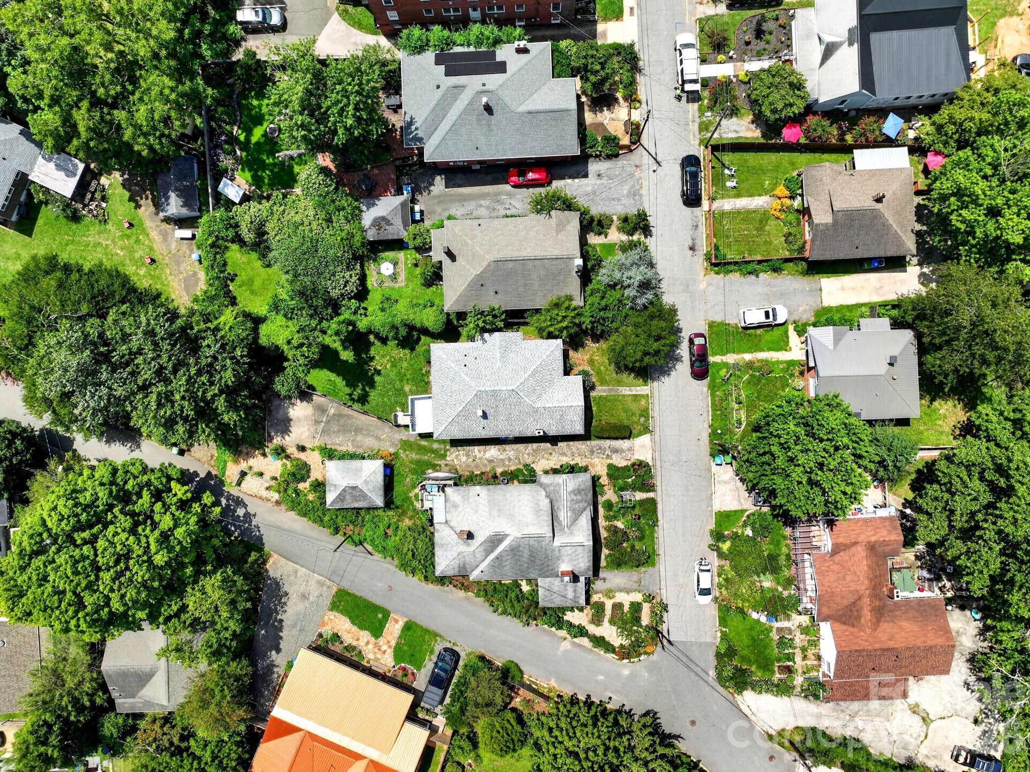 main property photo 28