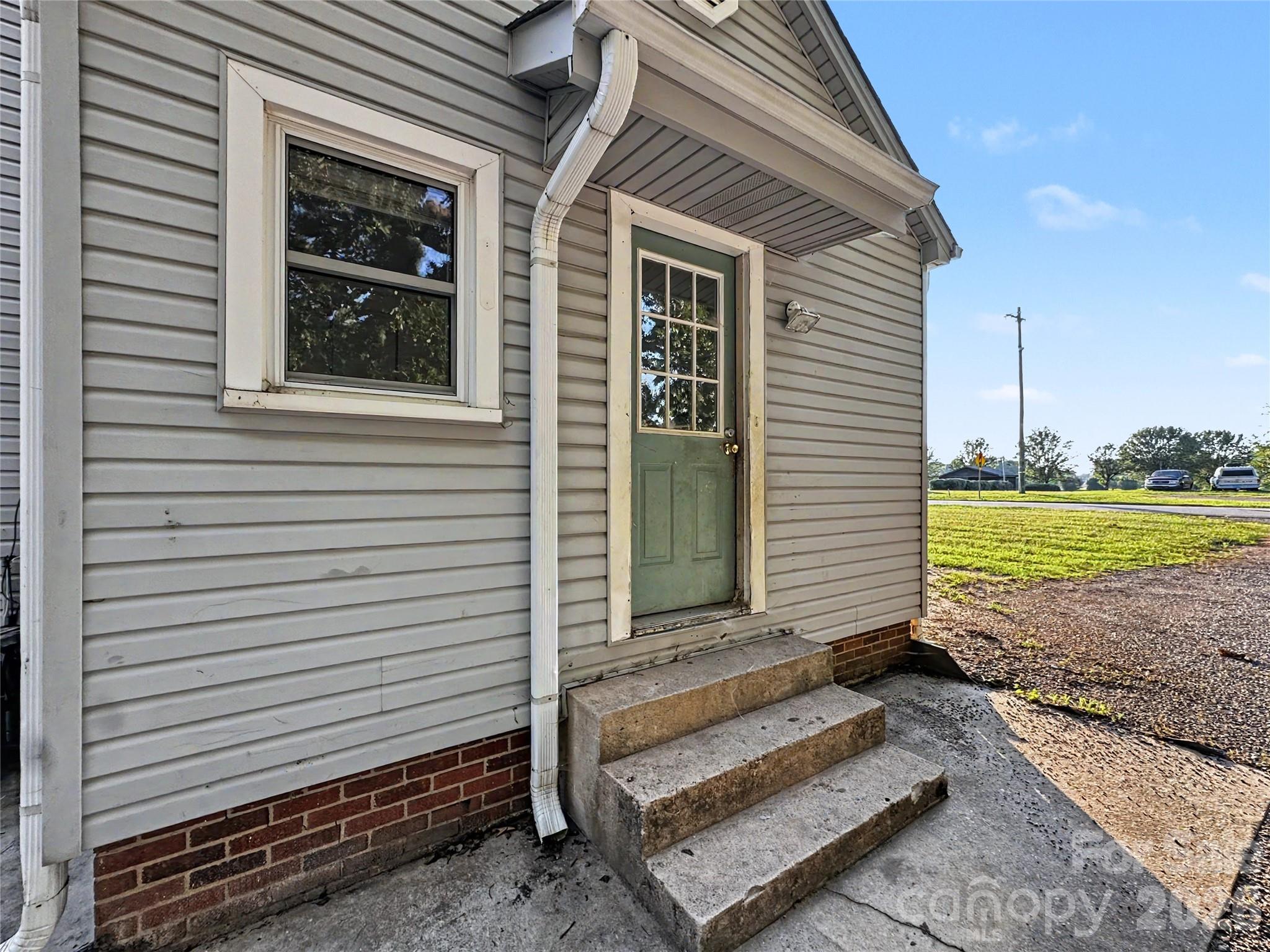 main property photo 27