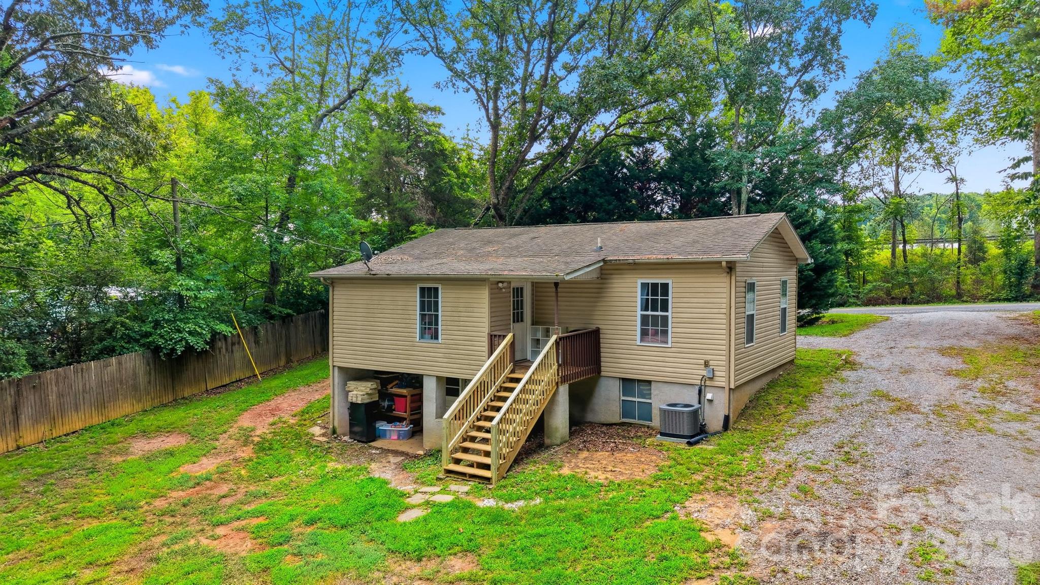 main property photo 27