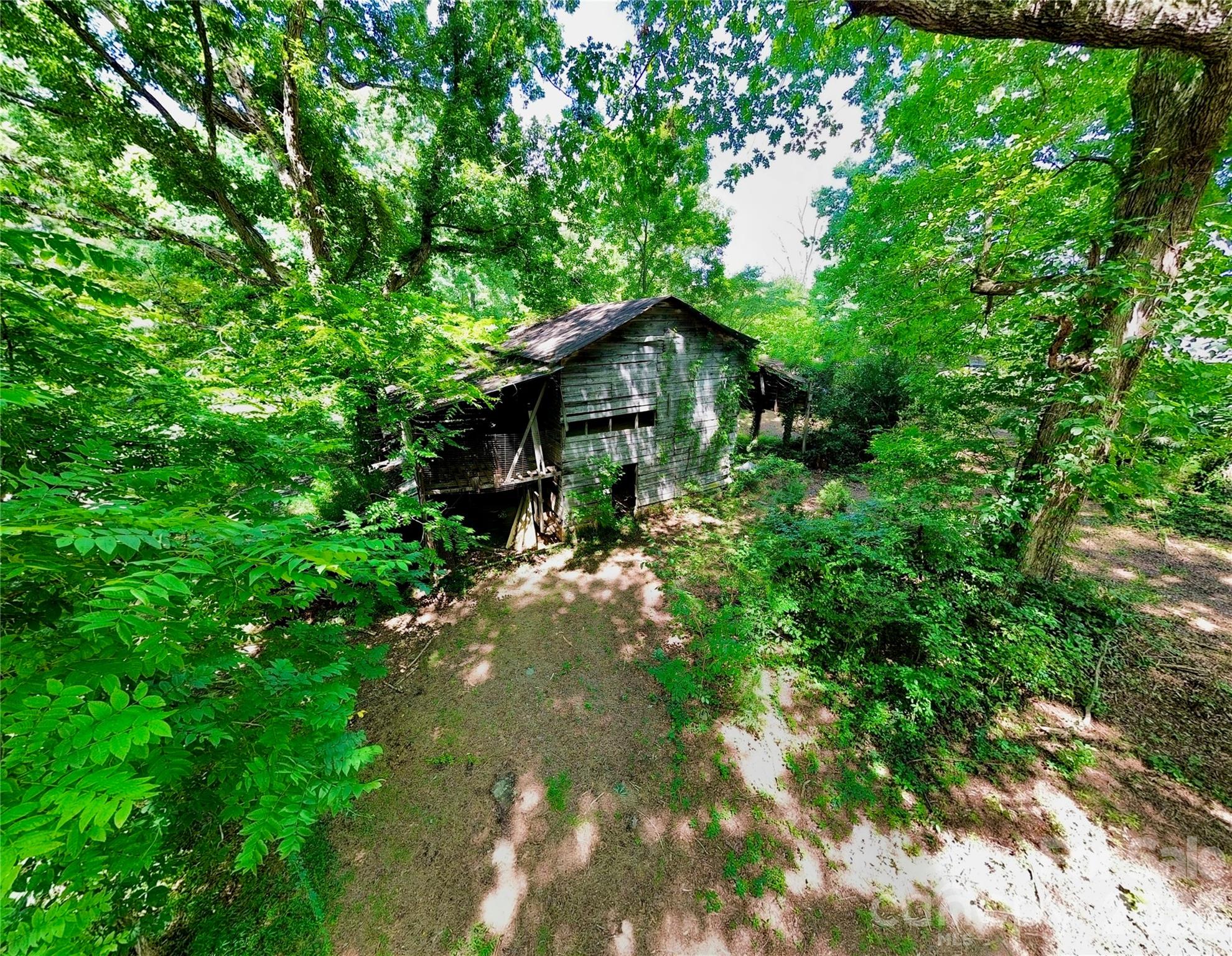 main property photo 30