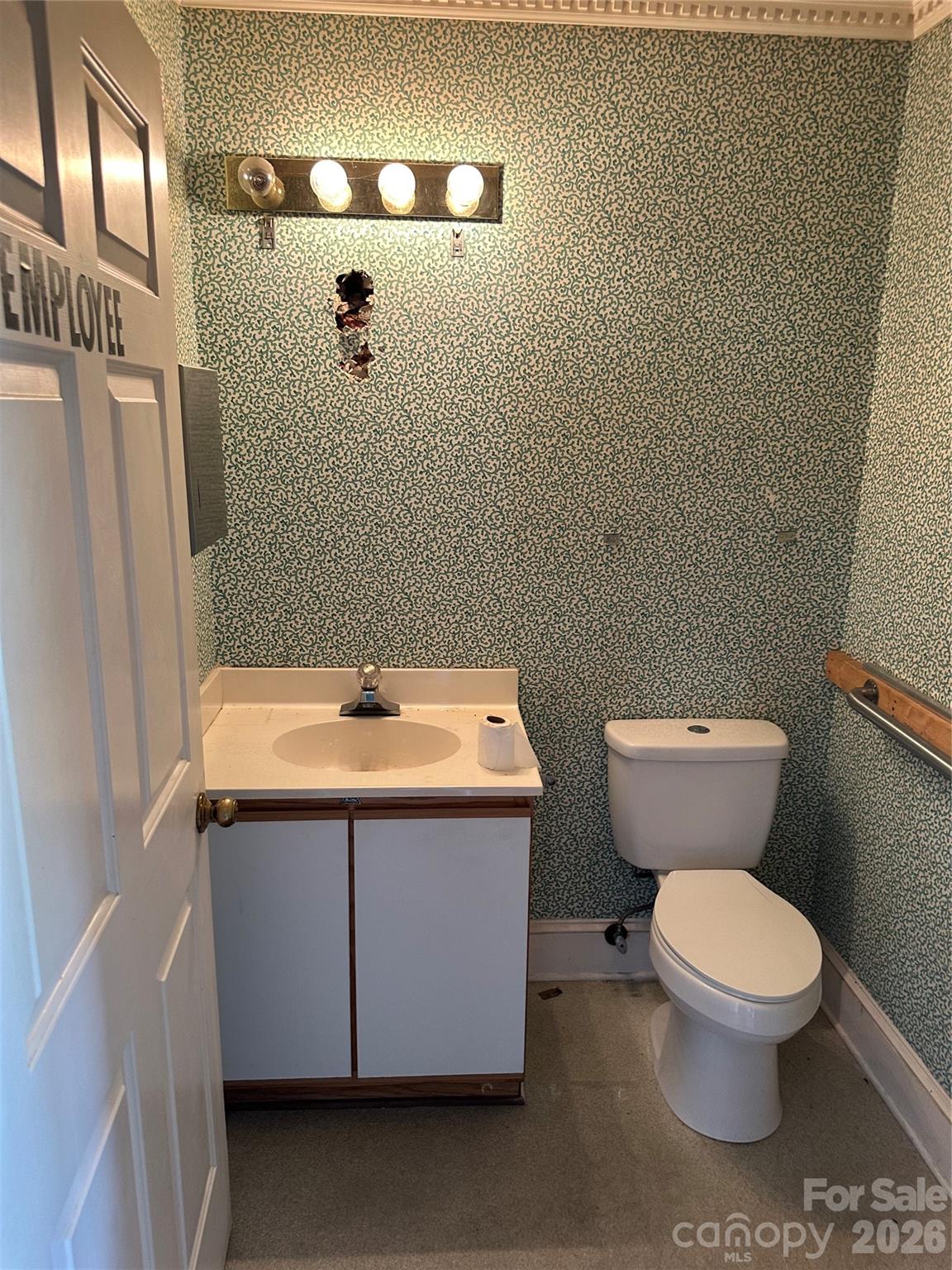 main property photo 12