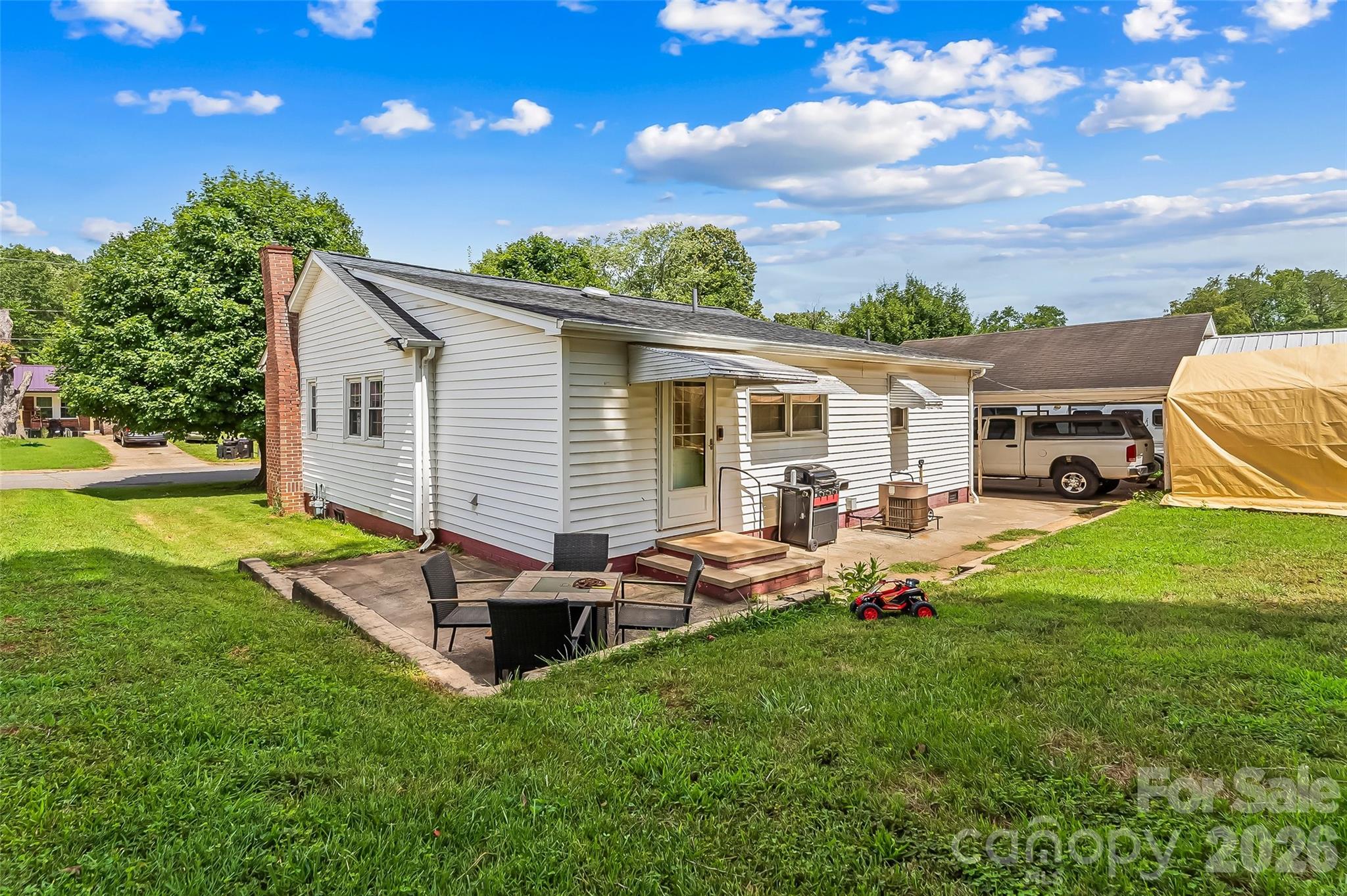 main property photo 16