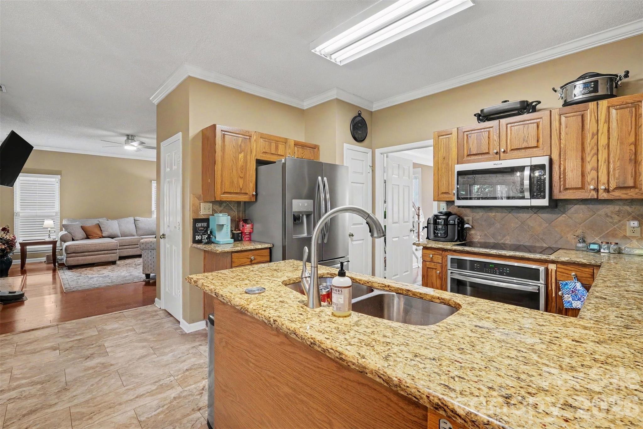 main property photo 15