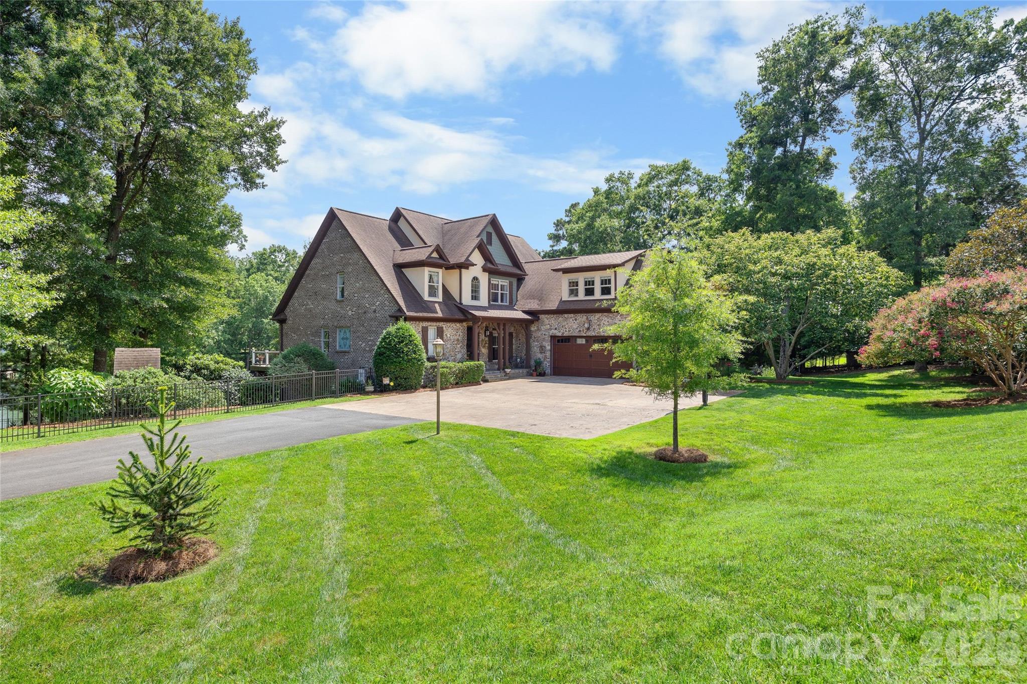 main property photo 9