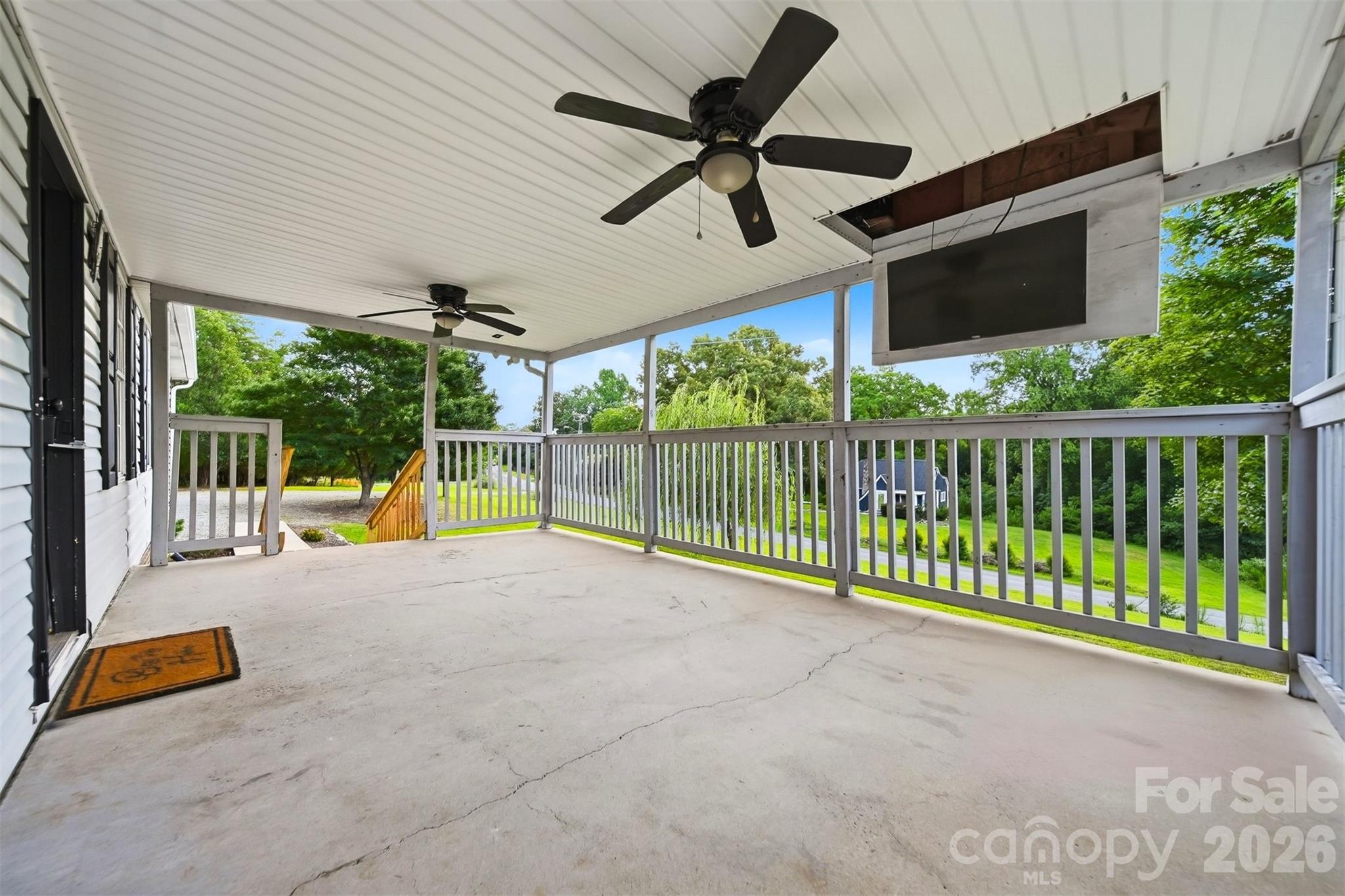 main property photo 3