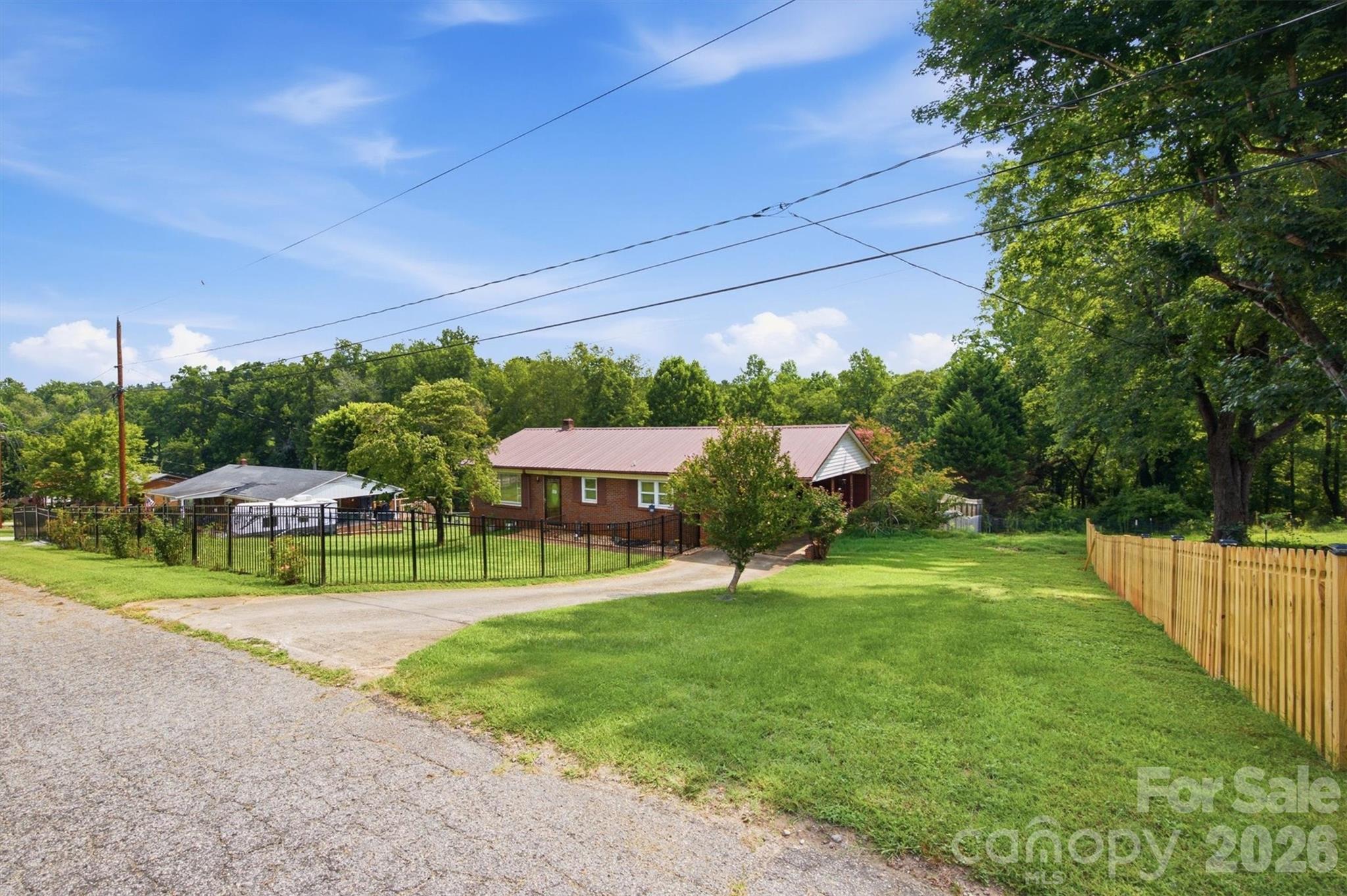 main property photo 3