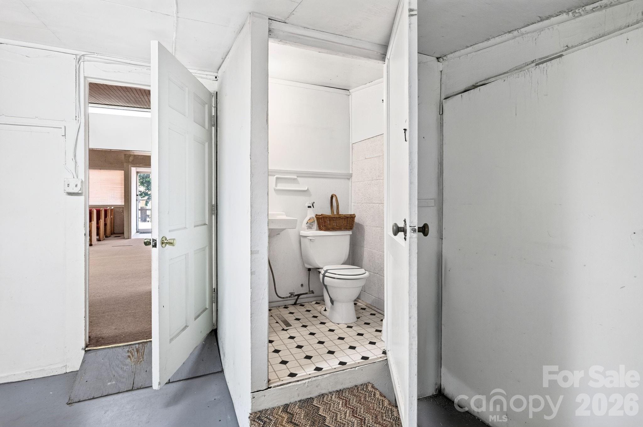 main property photo 14