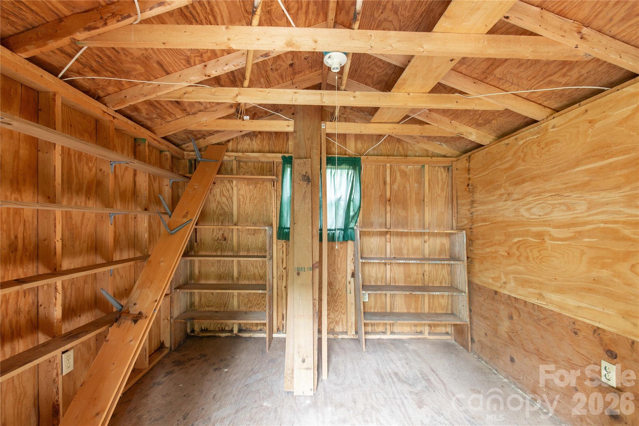 main property photo 31