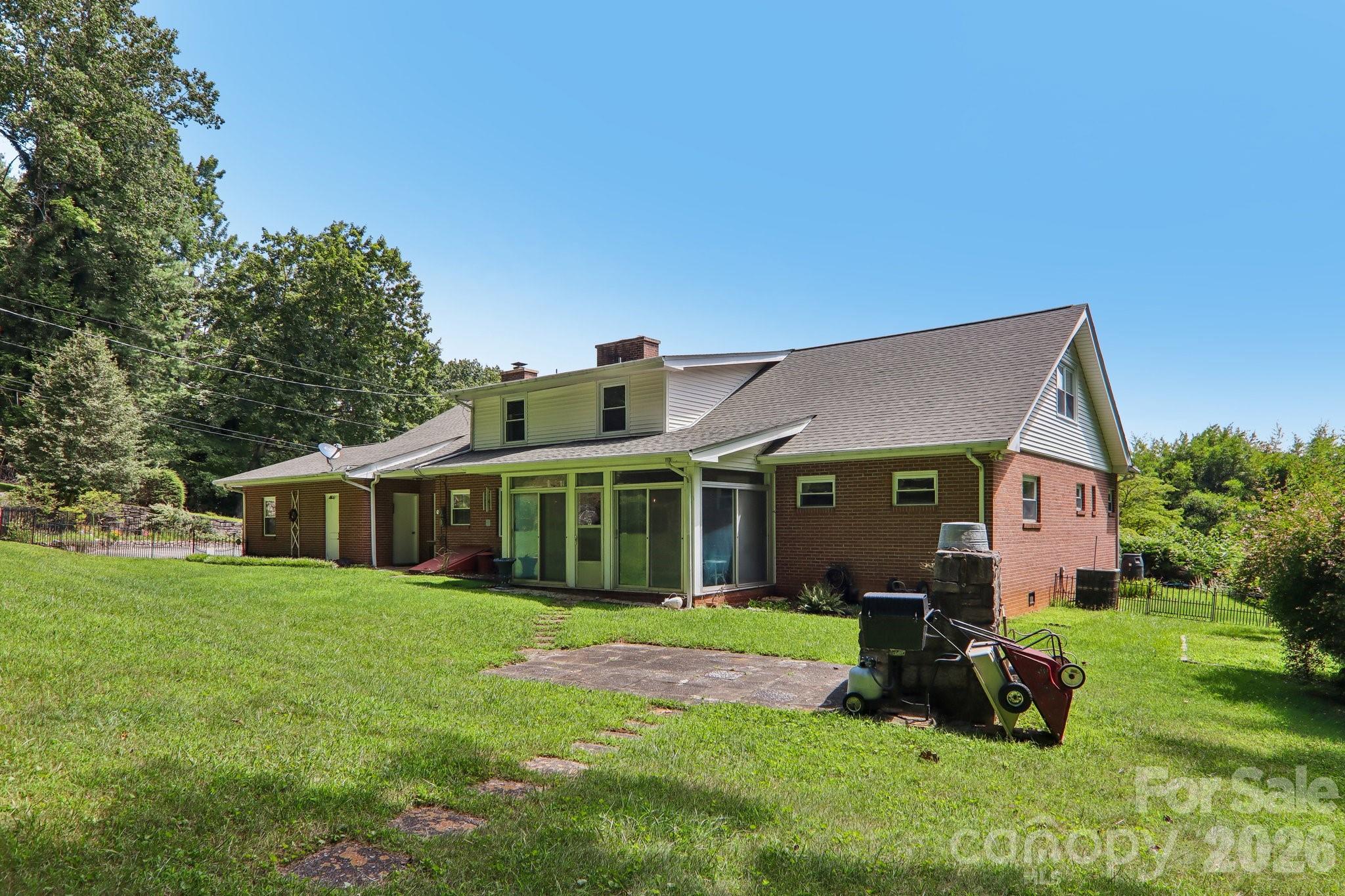 main property photo 32