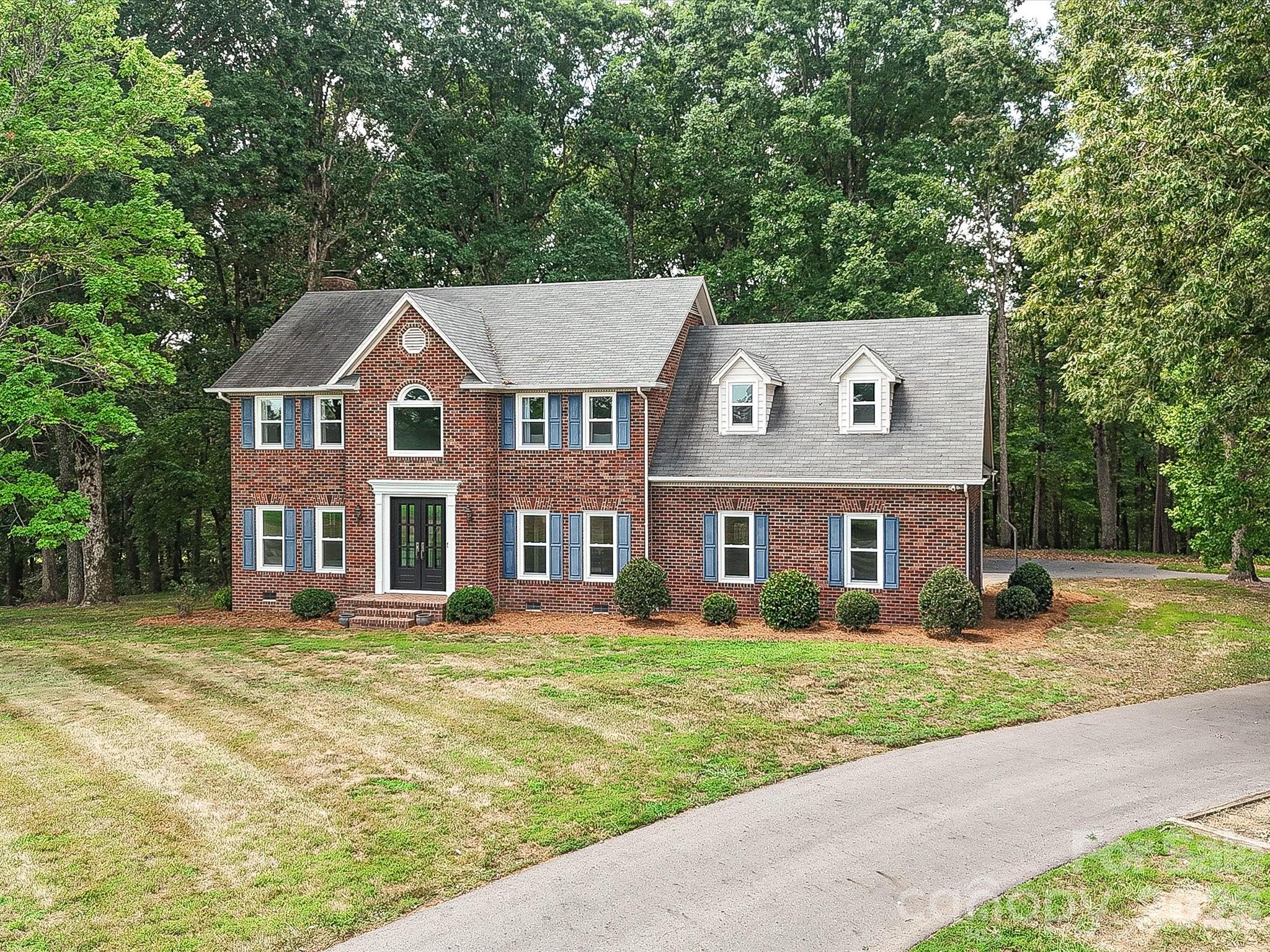 main property photo 2