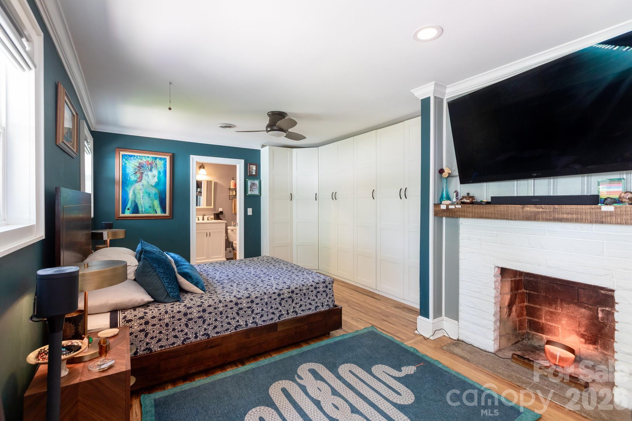 main property photo 13