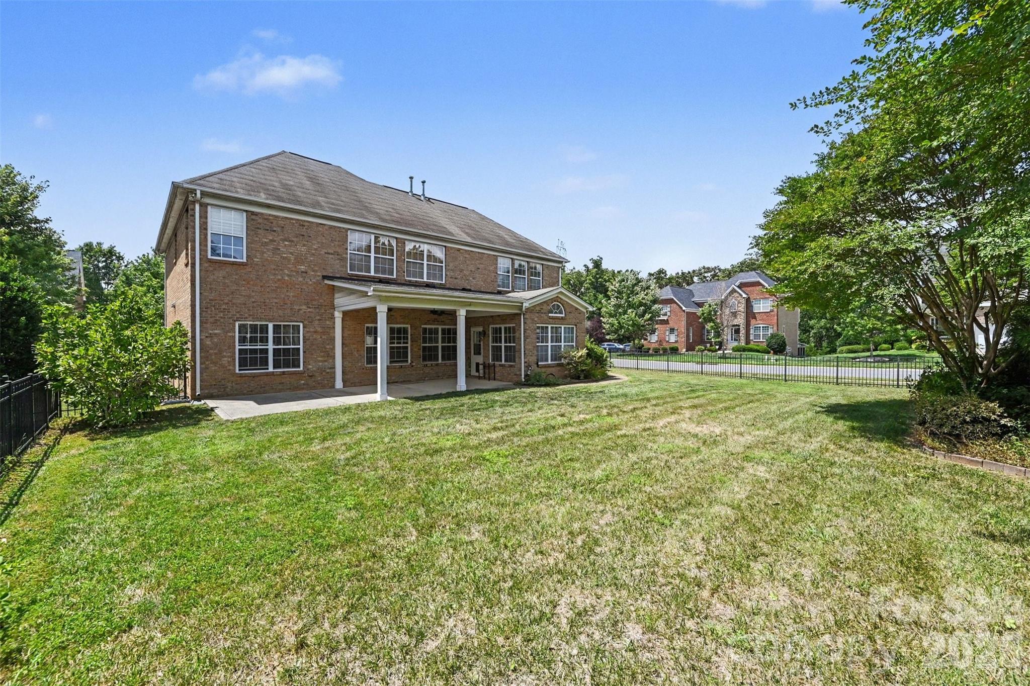 main property photo 25