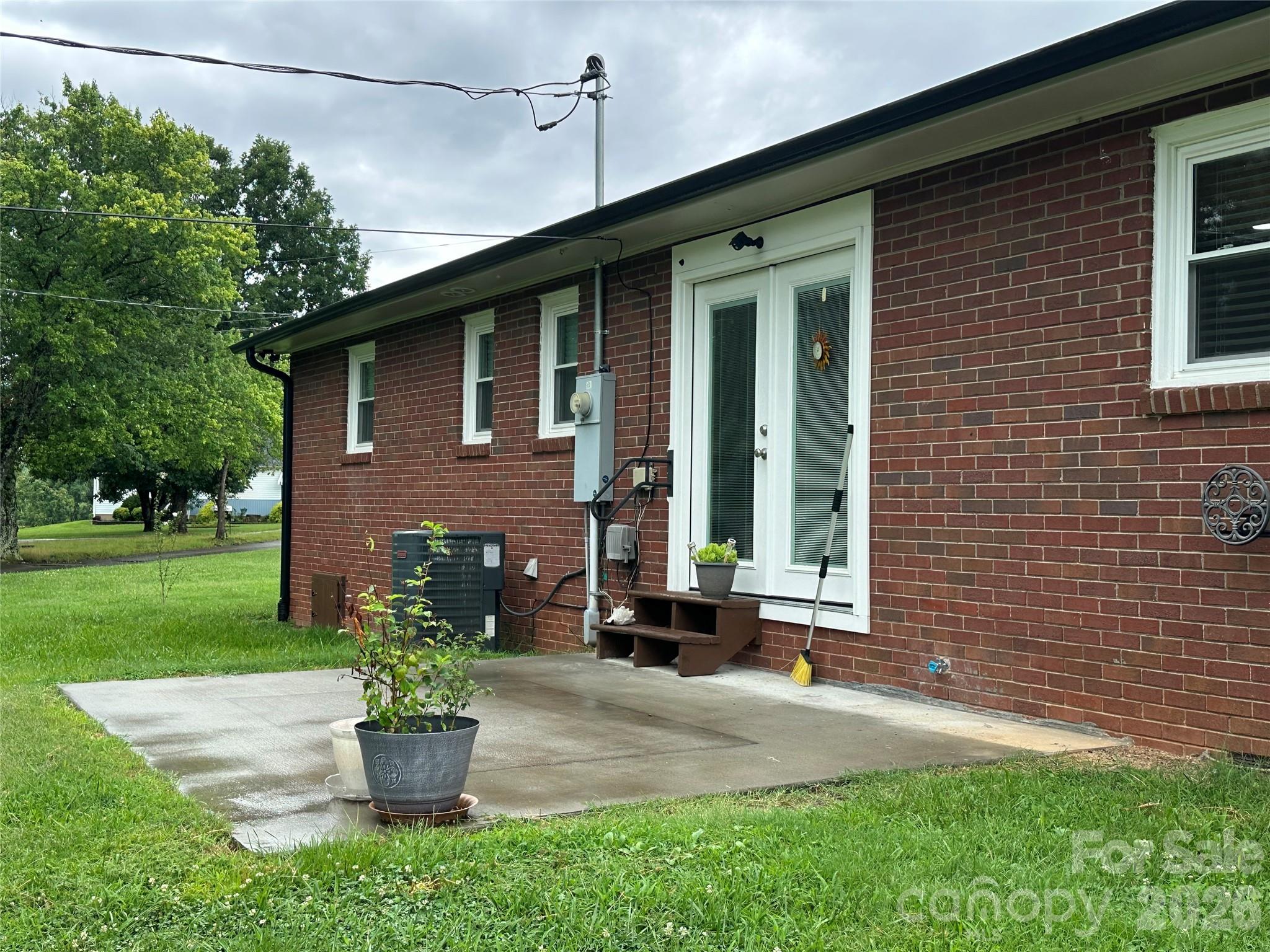 main property photo 31