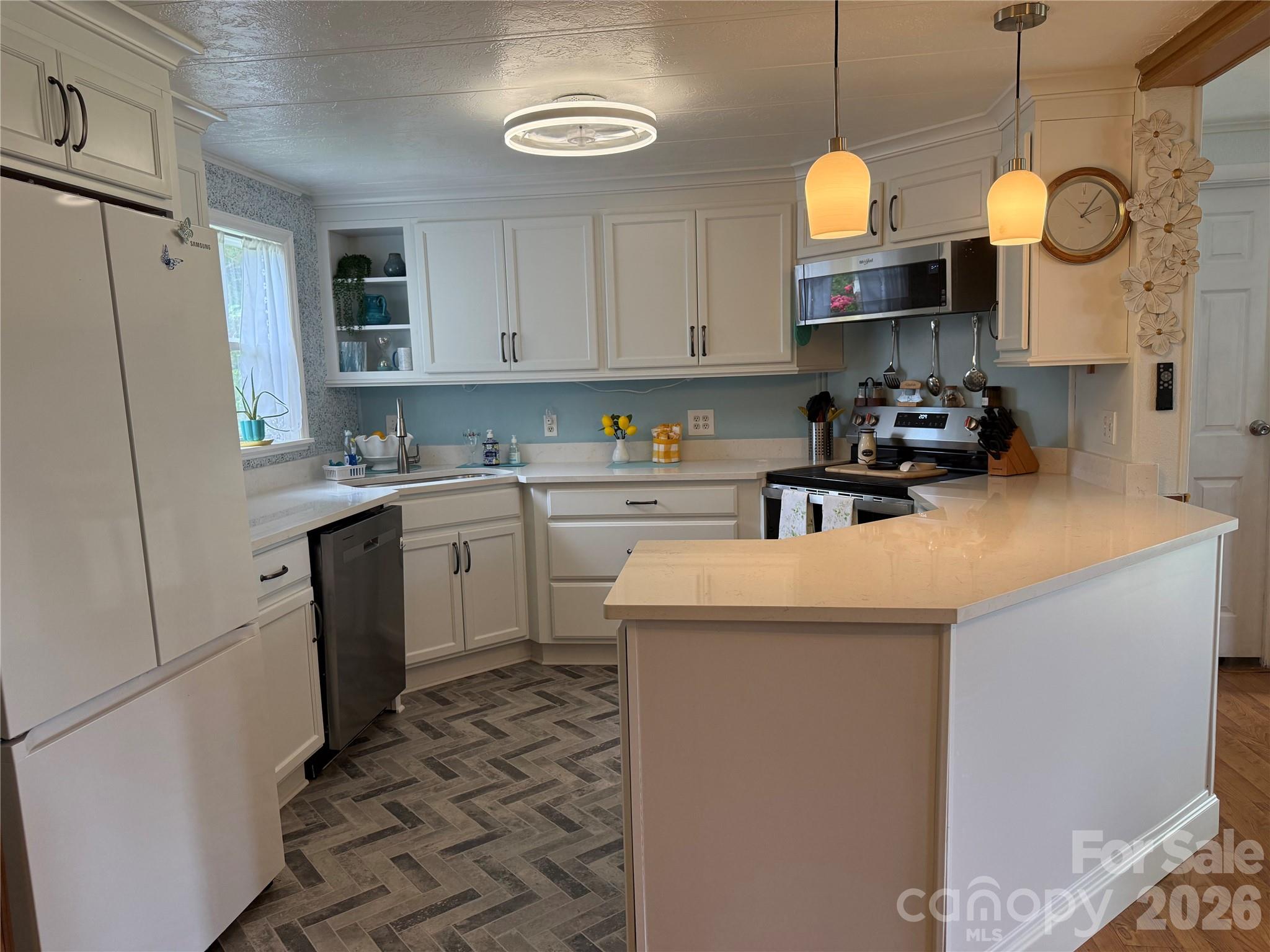 main property photo 15
