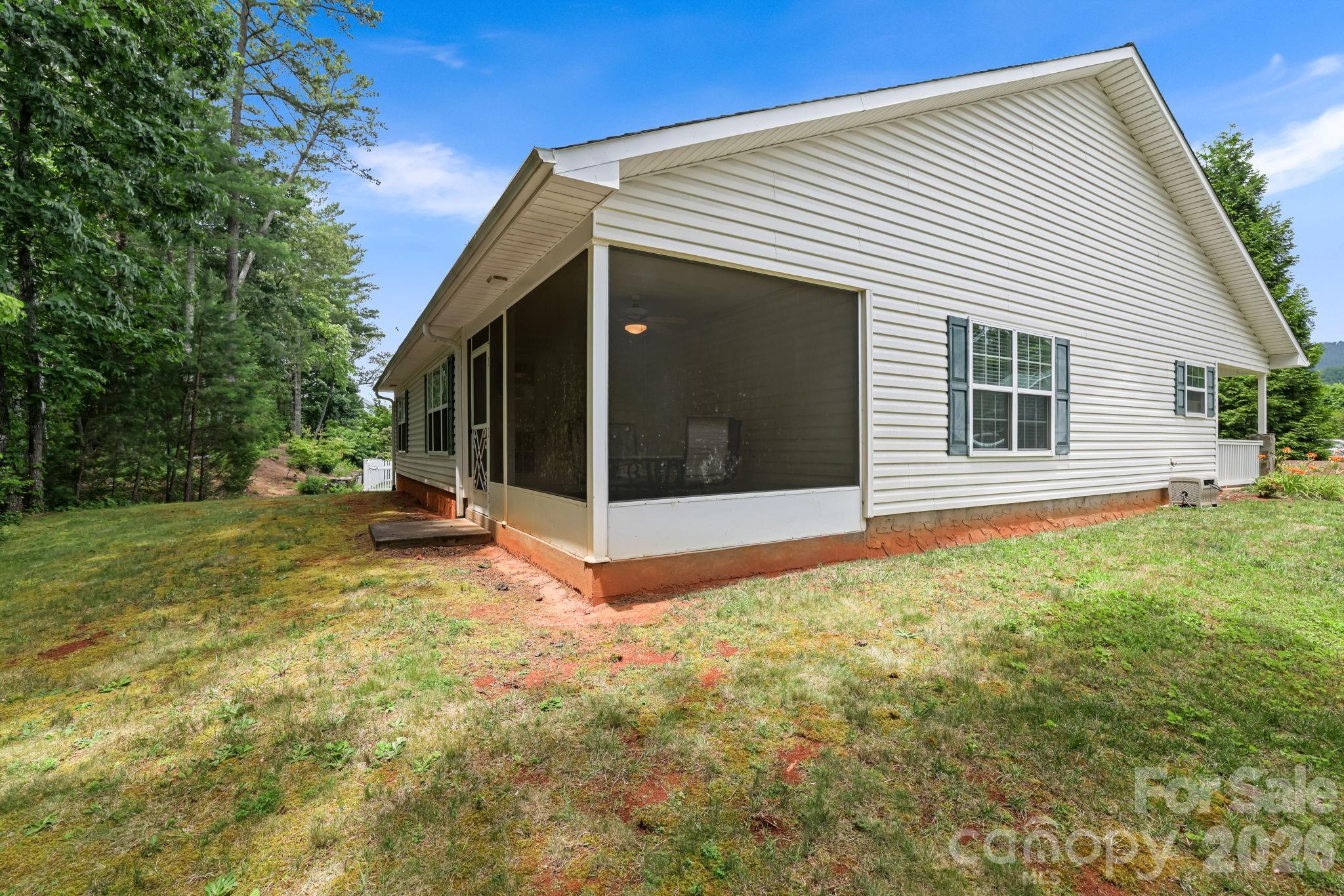 main property photo 28