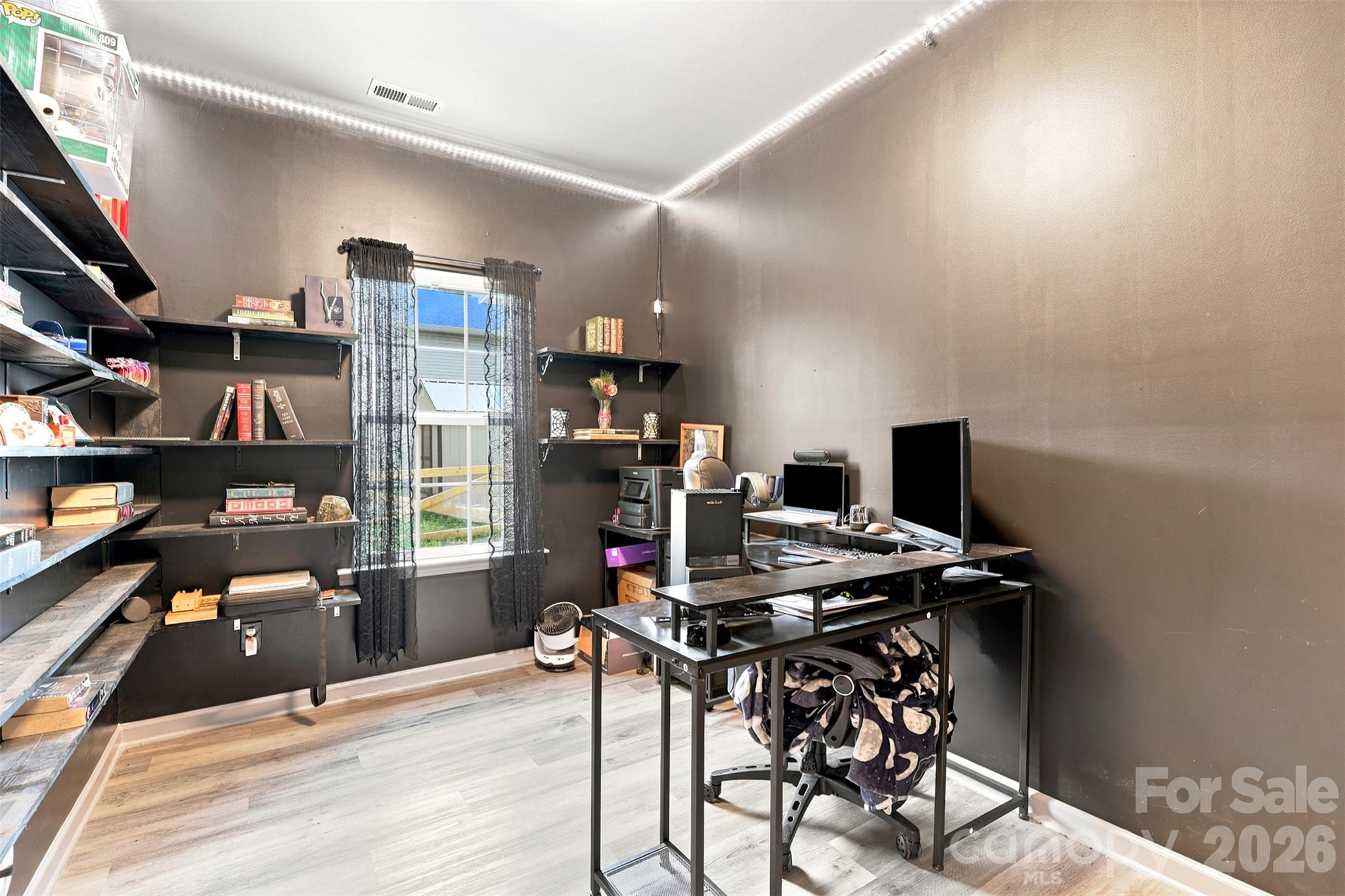 main property photo 13