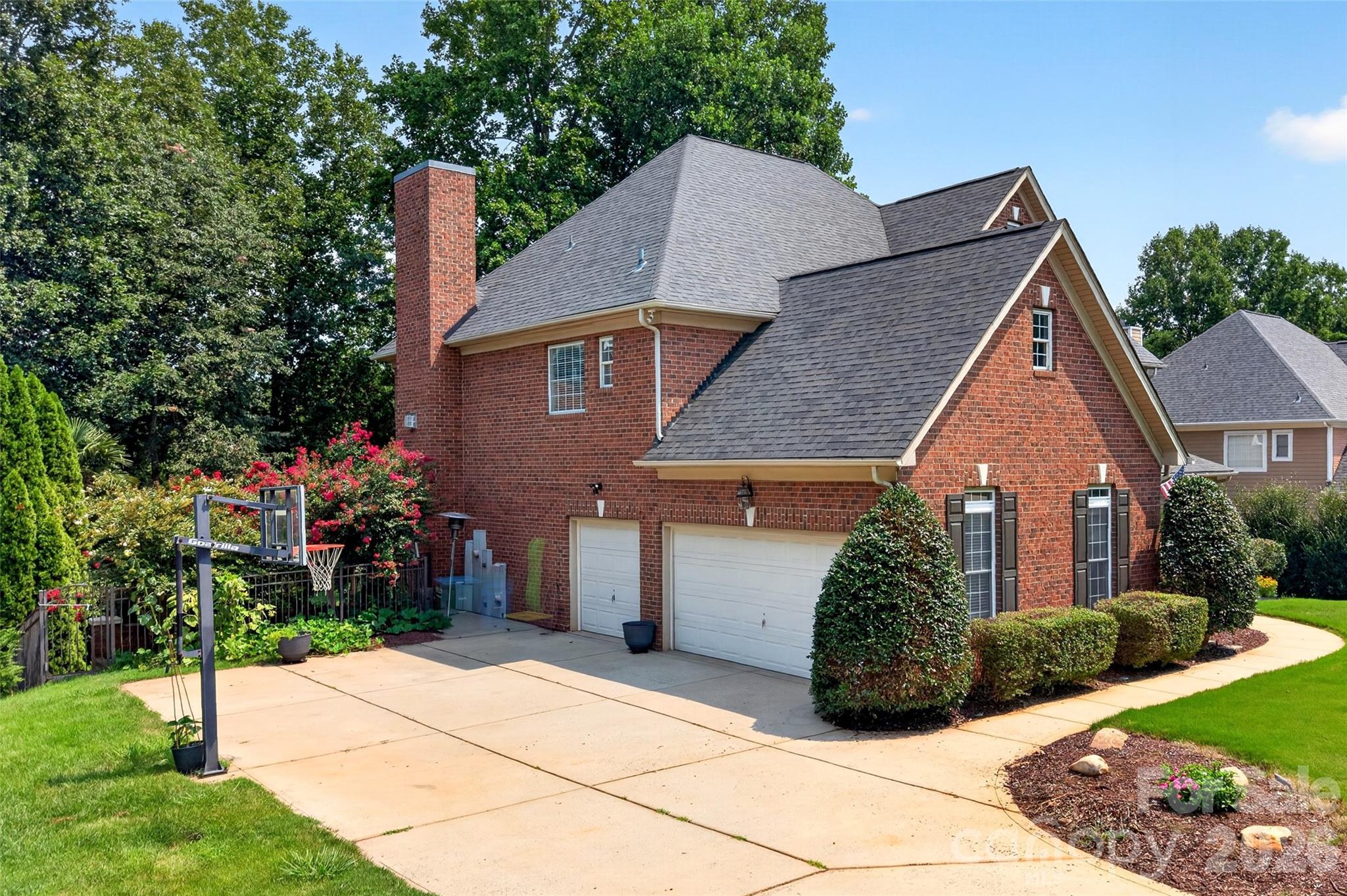 main property photo 45