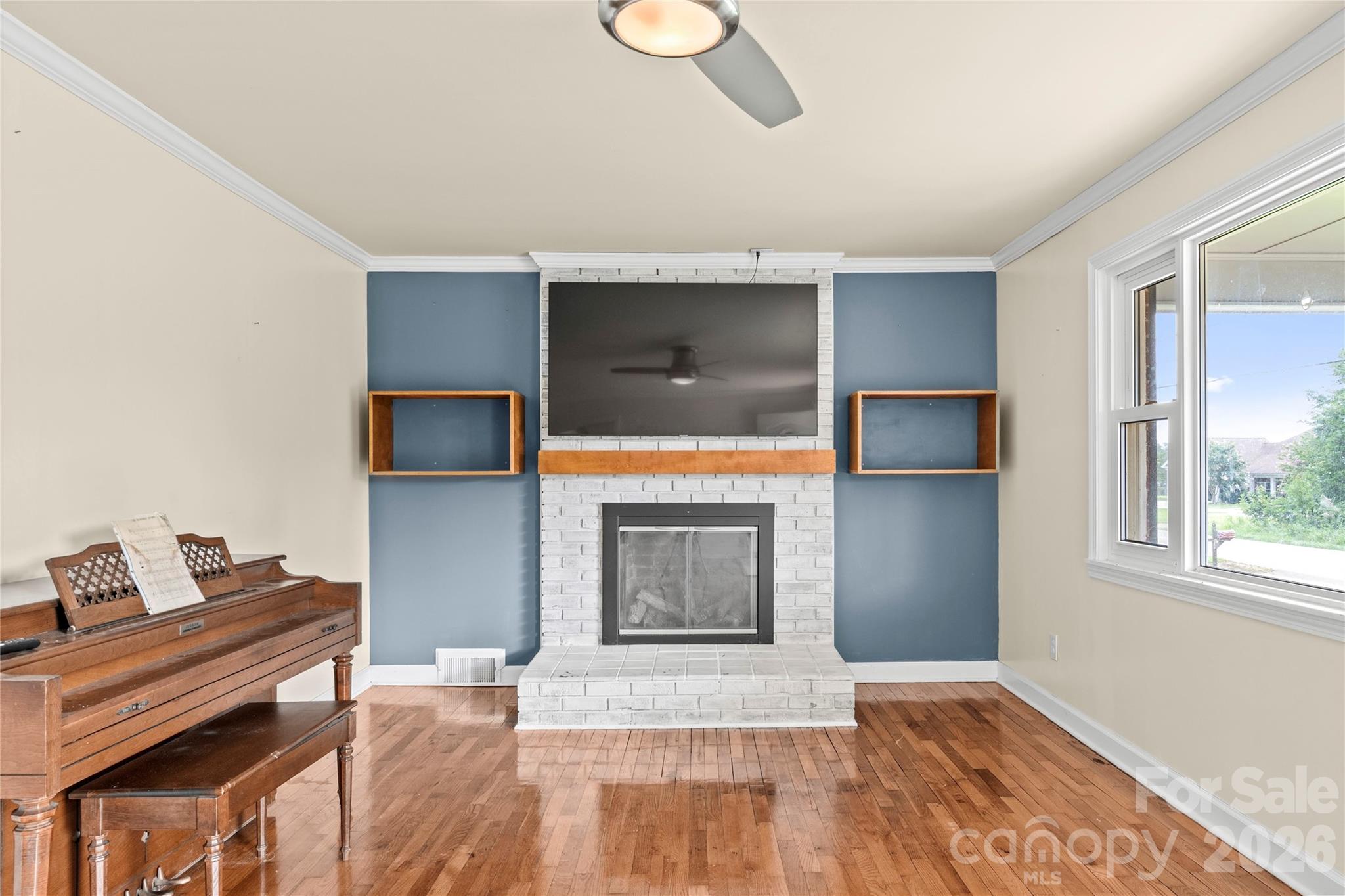 main property photo 5