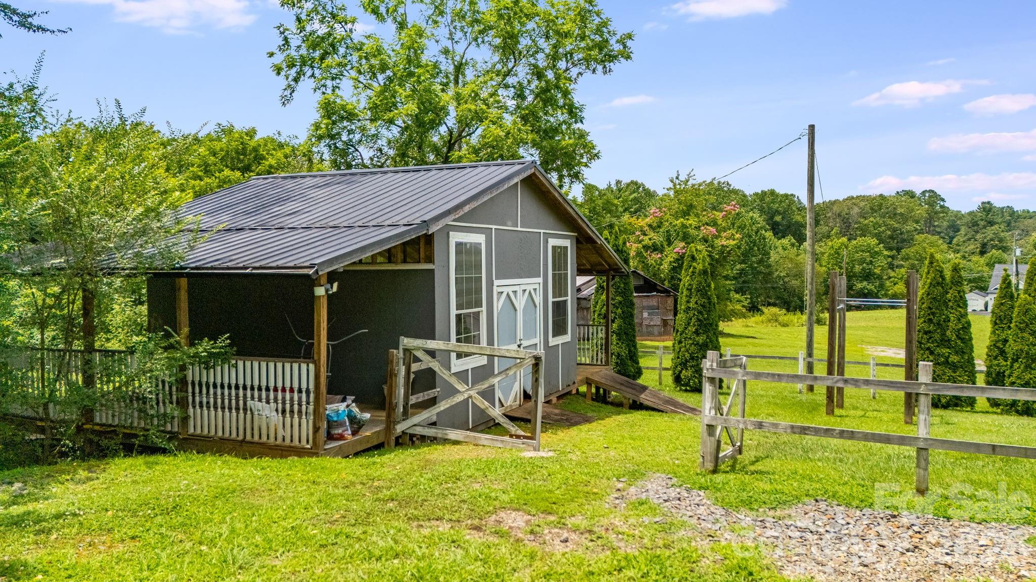 main property photo 45