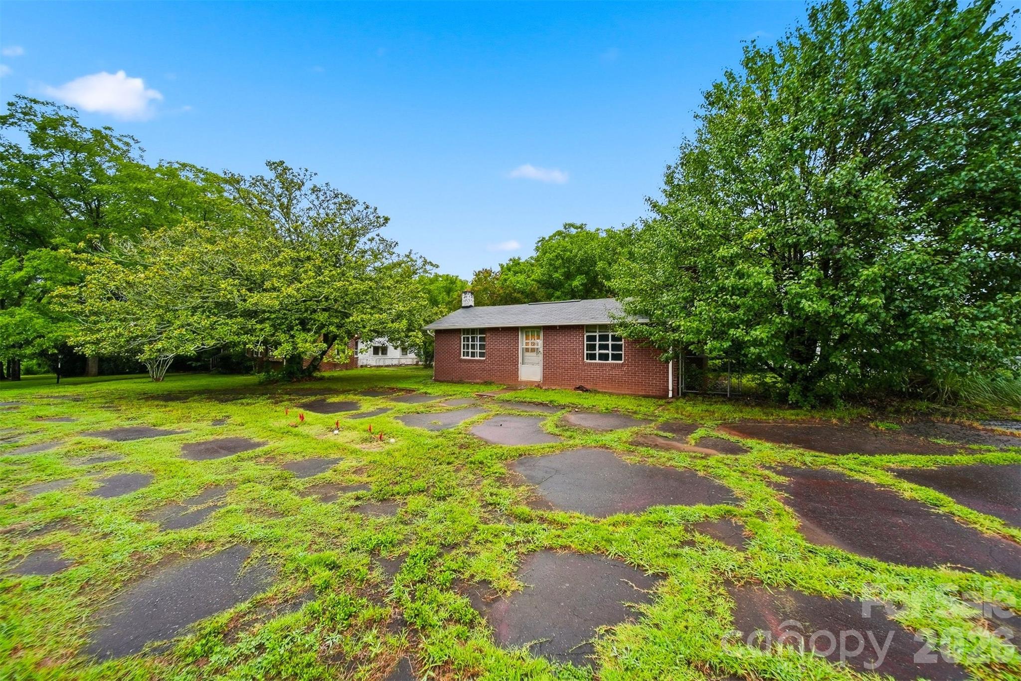 main property photo 34