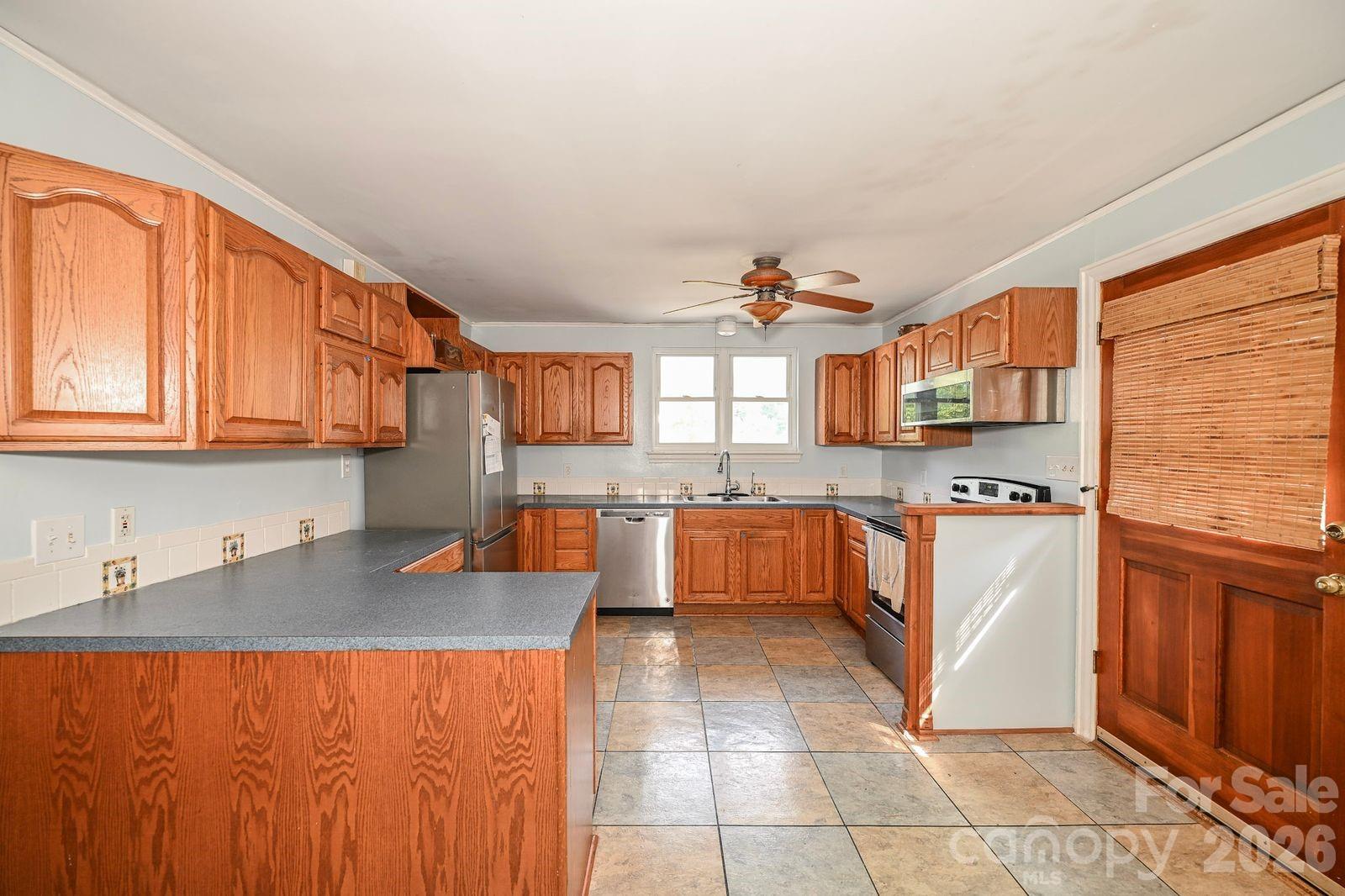 main property photo 17